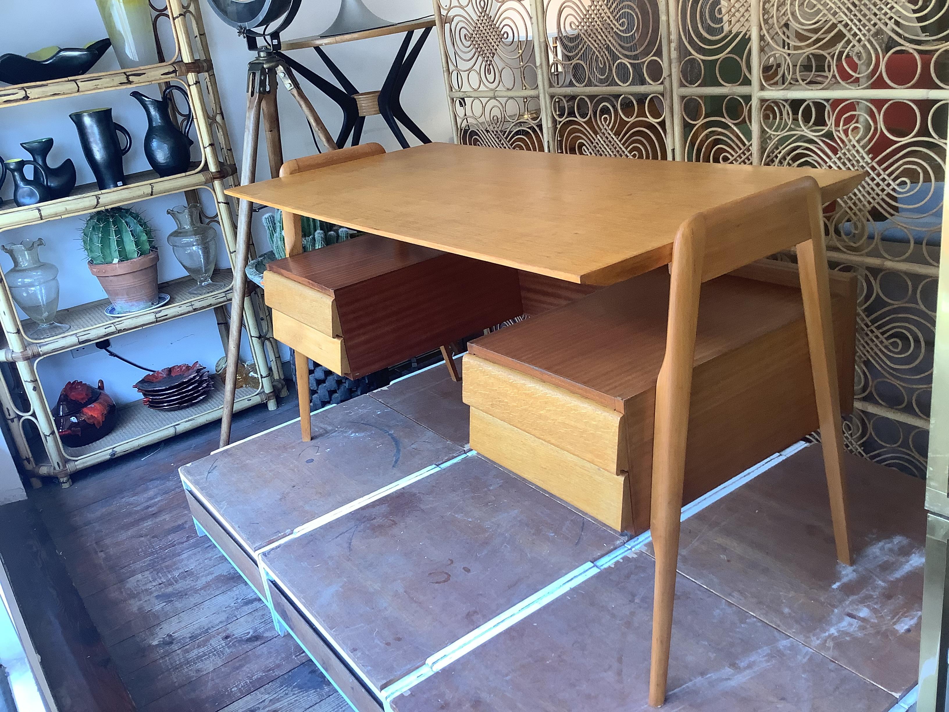 1960s Italian desk by Vittorio Dassi 1
