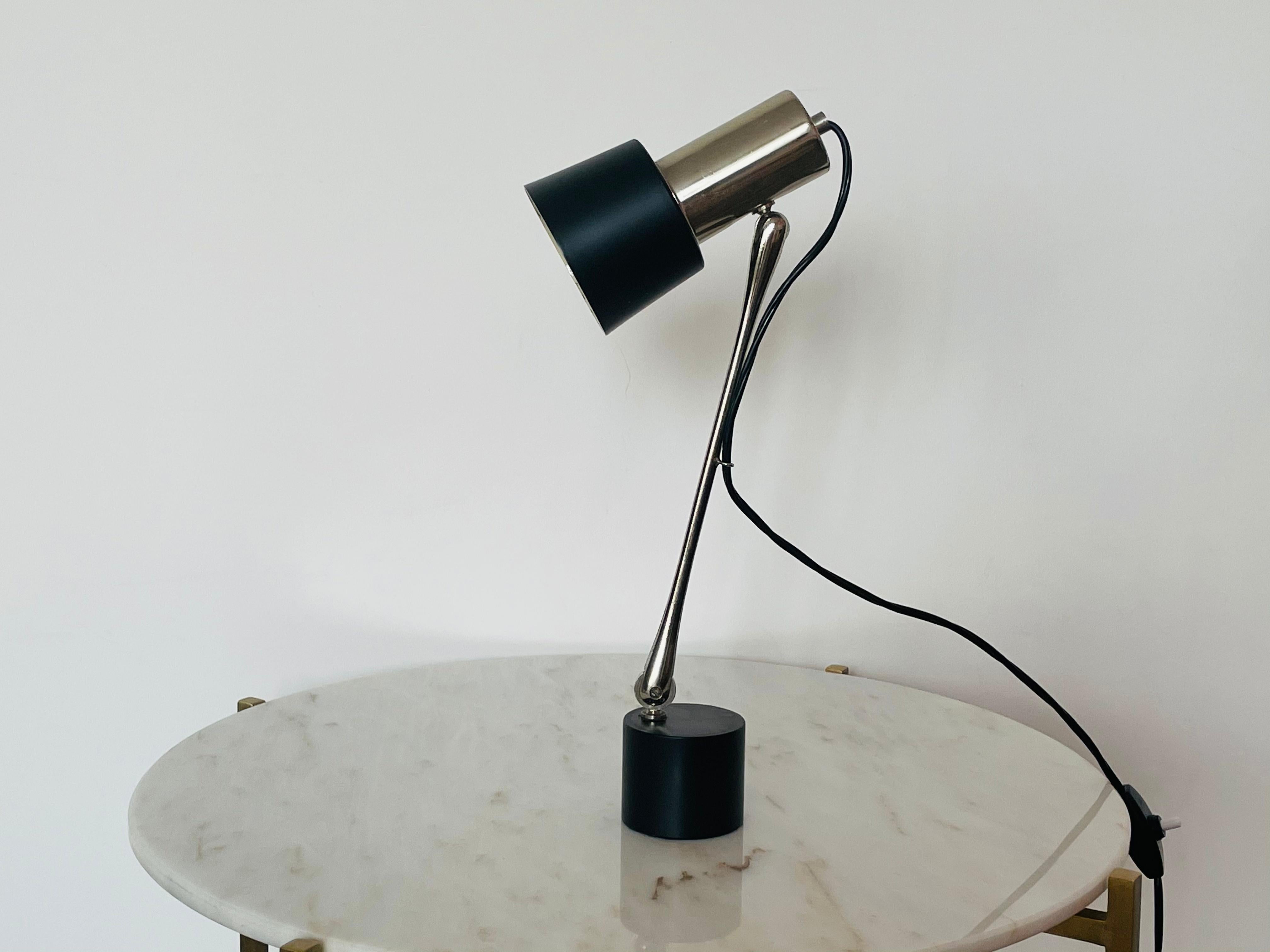 1960's Italian Desk Lamp by Stilnovo In Good Condition In Paris, FR