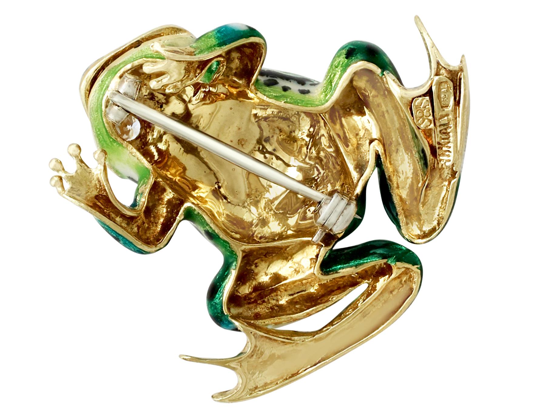 1960s Italian Diamond and Yellow Gold Frog Brooch 3