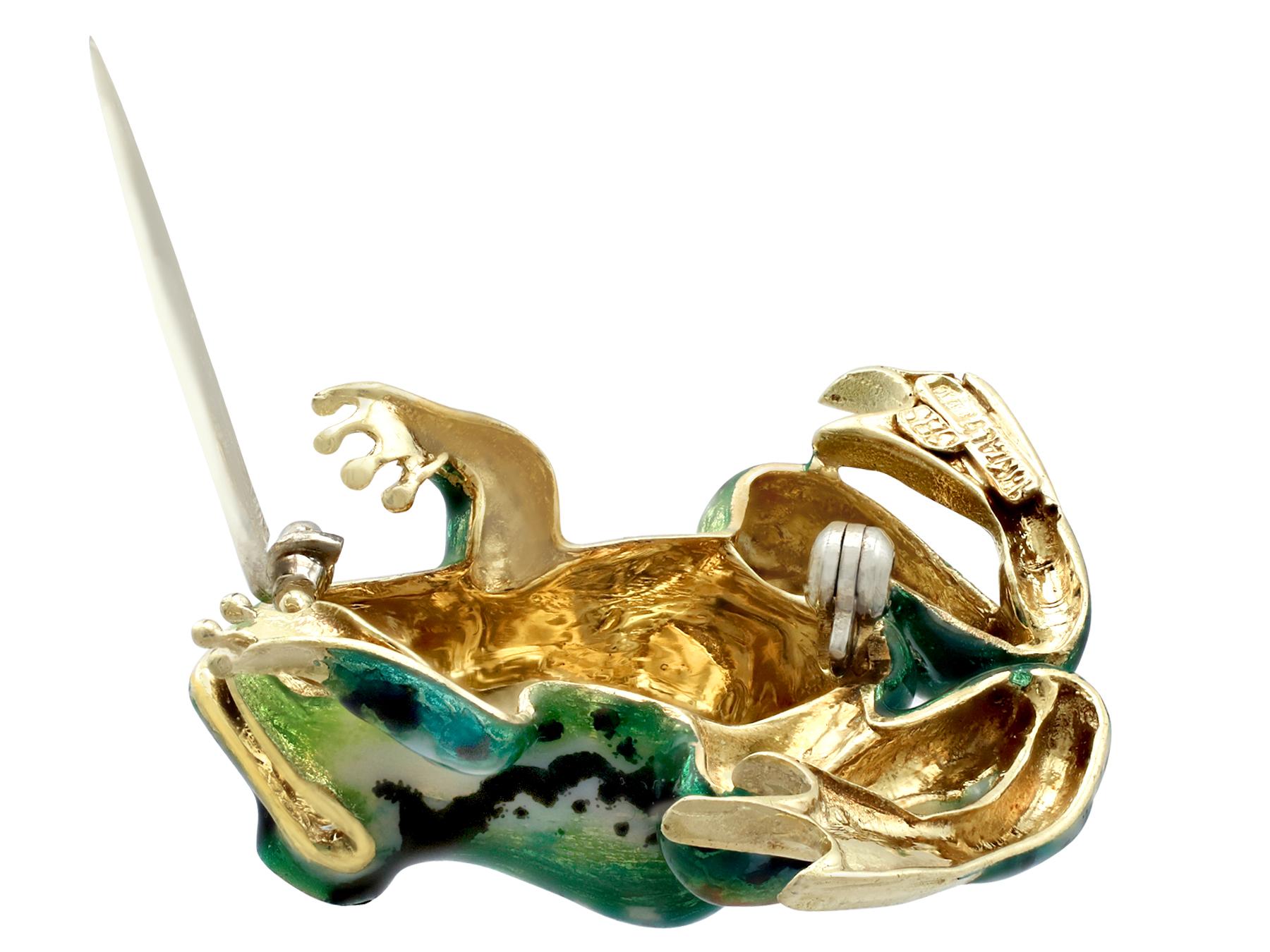 1960s Italian Diamond and Yellow Gold Frog Brooch 5