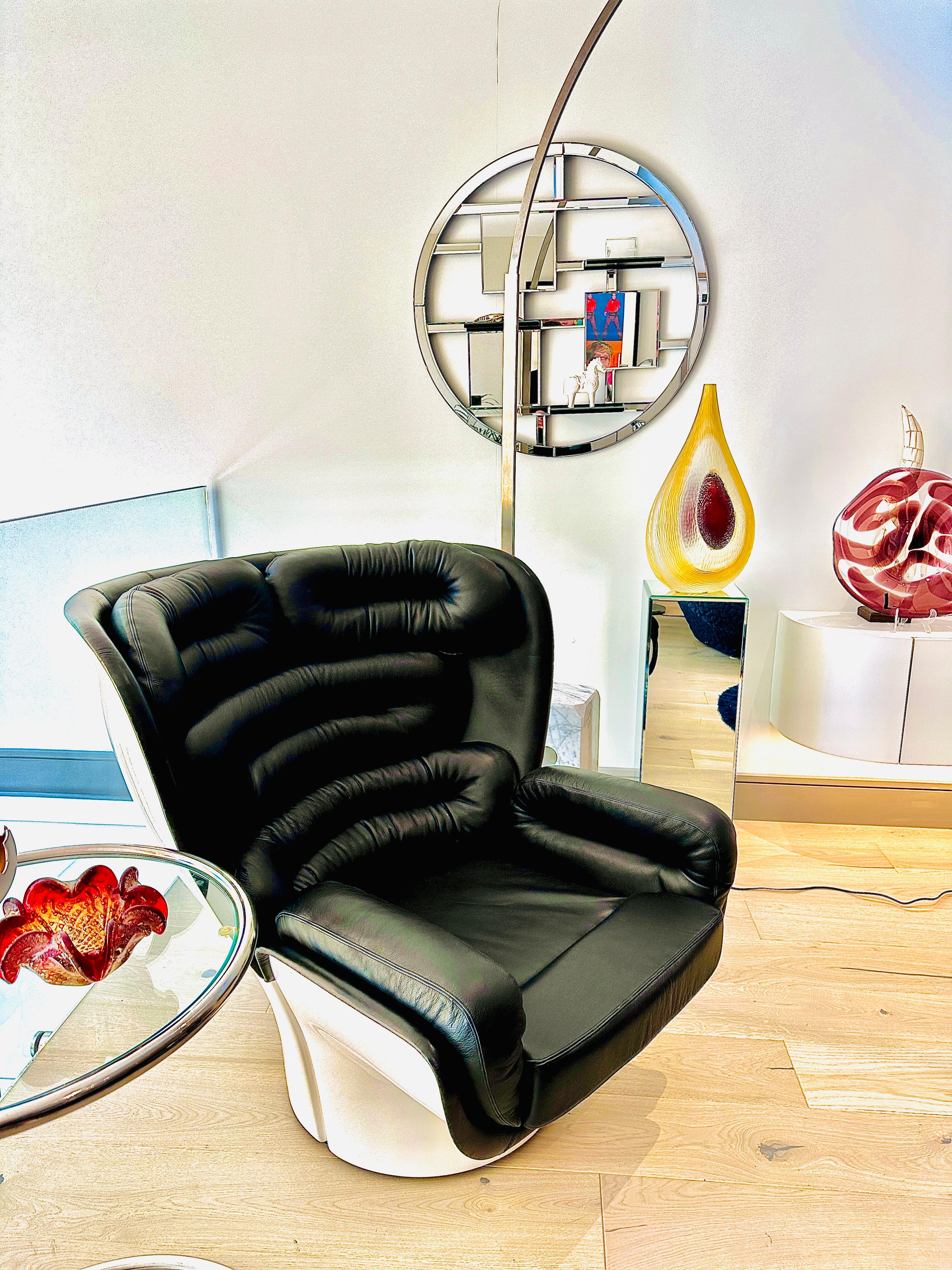 1960s Italian 'Elda' Joe Columbo Swivel White Fibreglass & Leather Lounge Chair 4