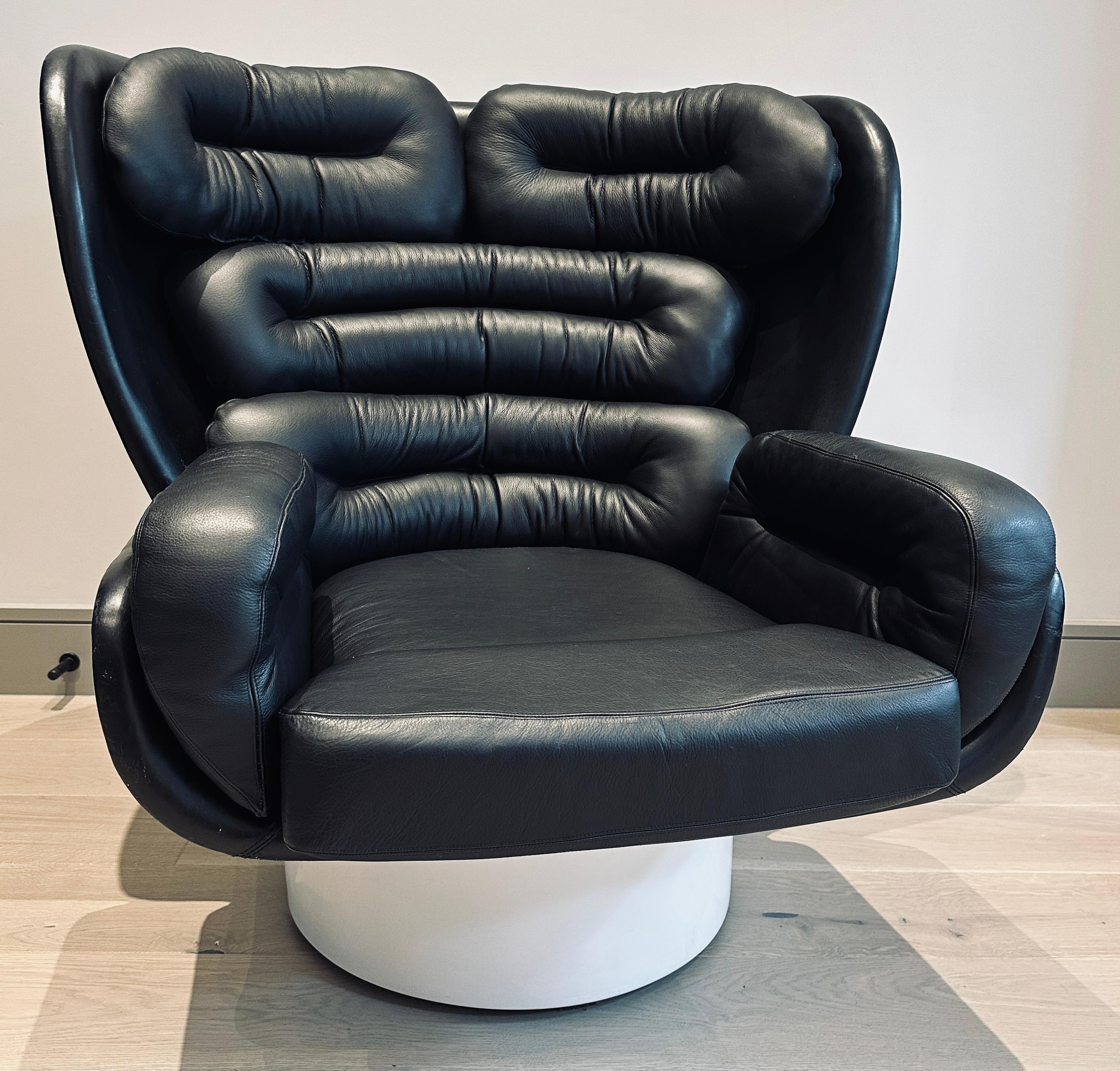 1960s Italian 'Elda' Joe Columbo Swivel White Fibreglass & Leather Lounge Chair In Good Condition In London, GB