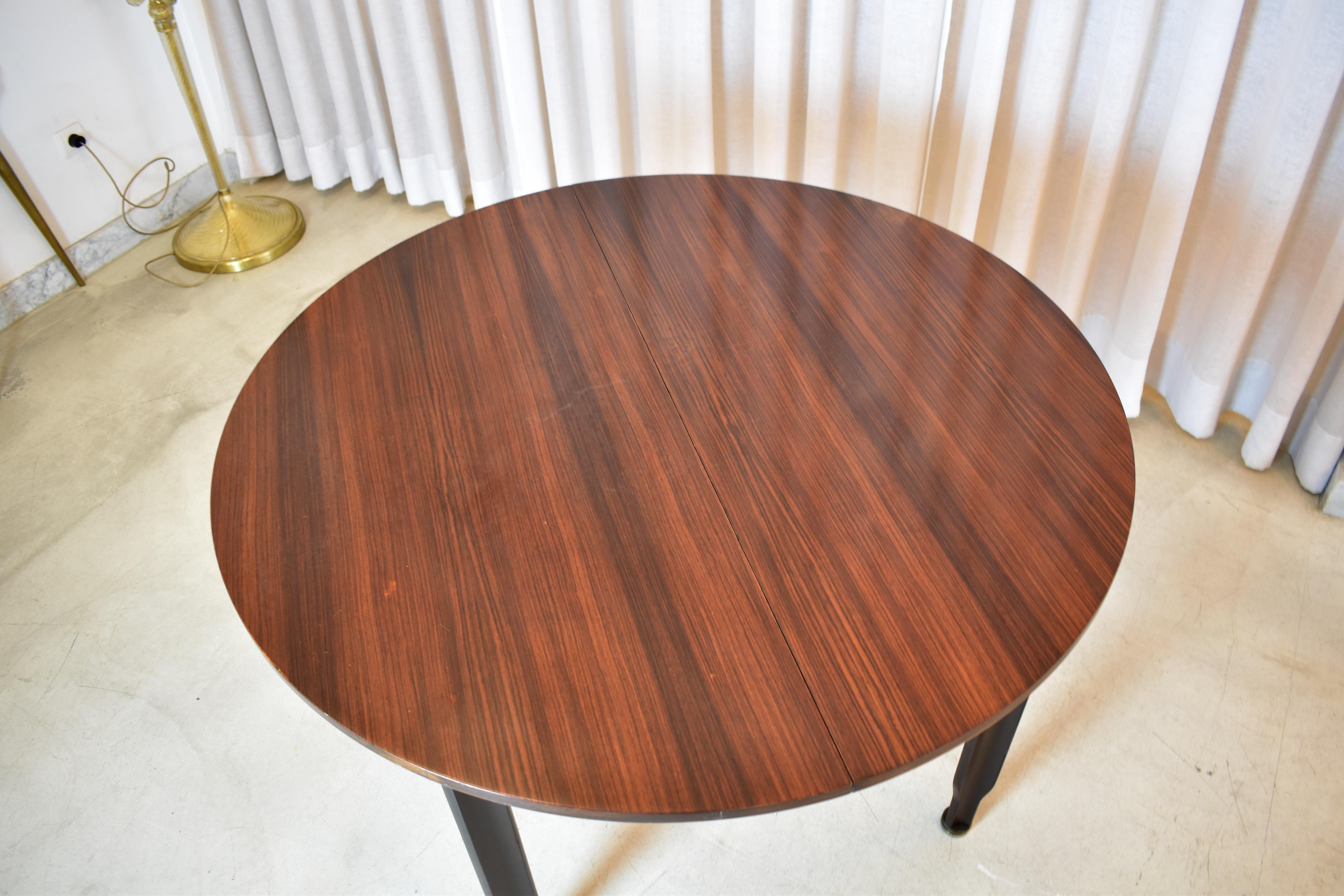  1960's Italian Extendable Dining Table by Gigi Radice  For Sale 1