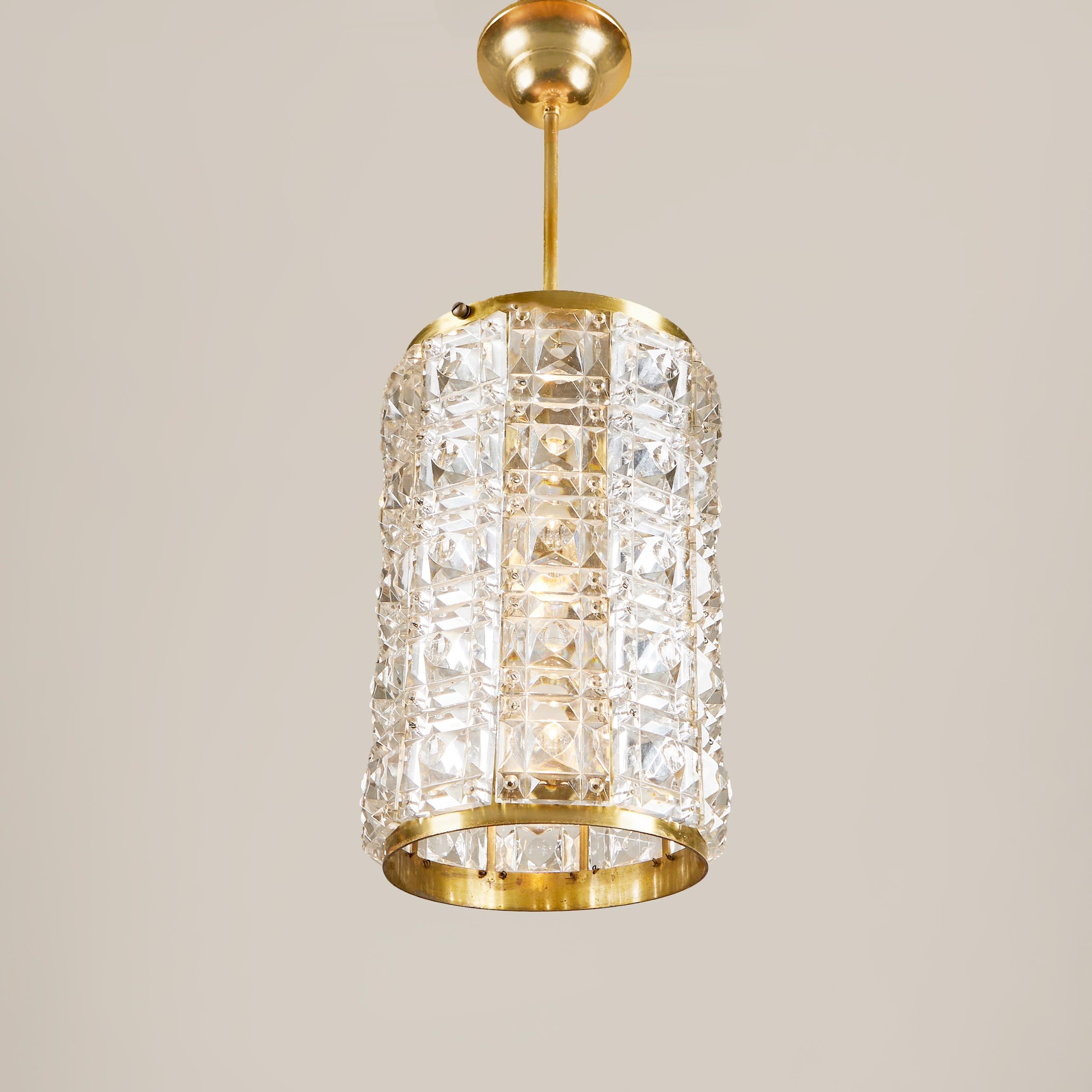 1960s Italian faceted glass and brass jewel pendant In Good Condition For Sale In London, GB