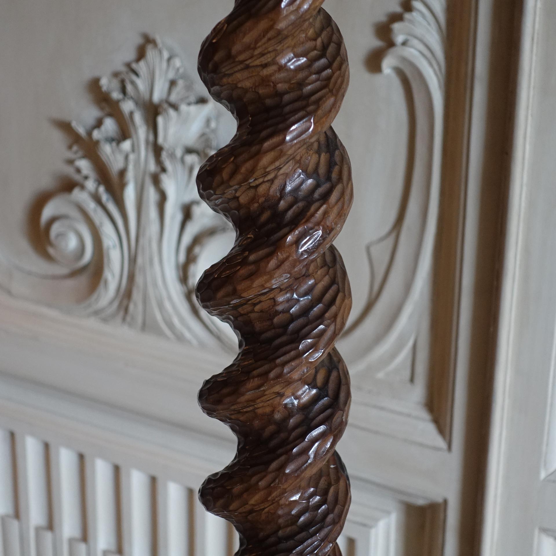 Hand-Carved 1960's Italian Floor Lamp in Carved Spiral Wood and Steel Base