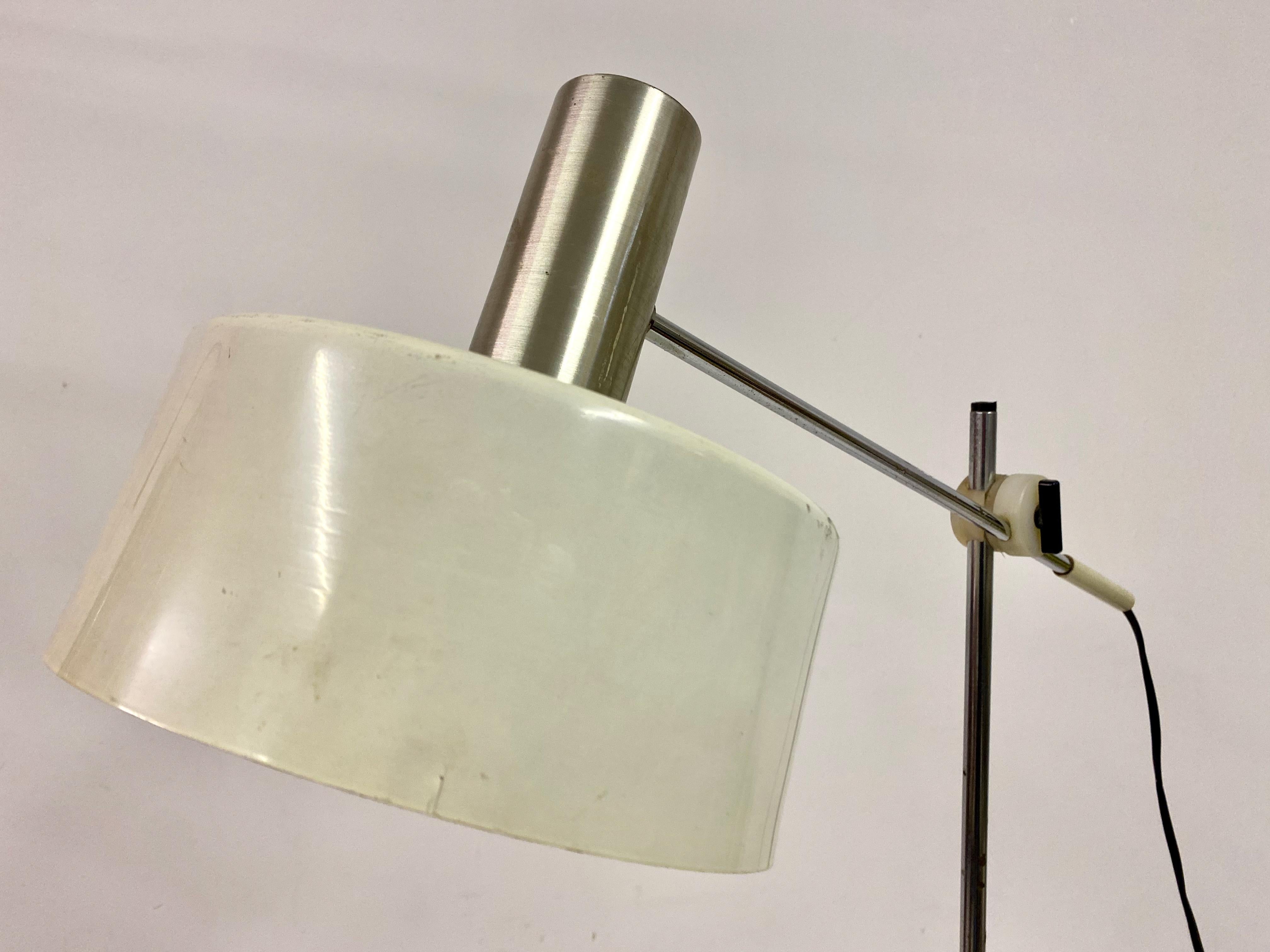 1960s Italian Floor Lamp with Marble Base In Good Condition For Sale In London, London