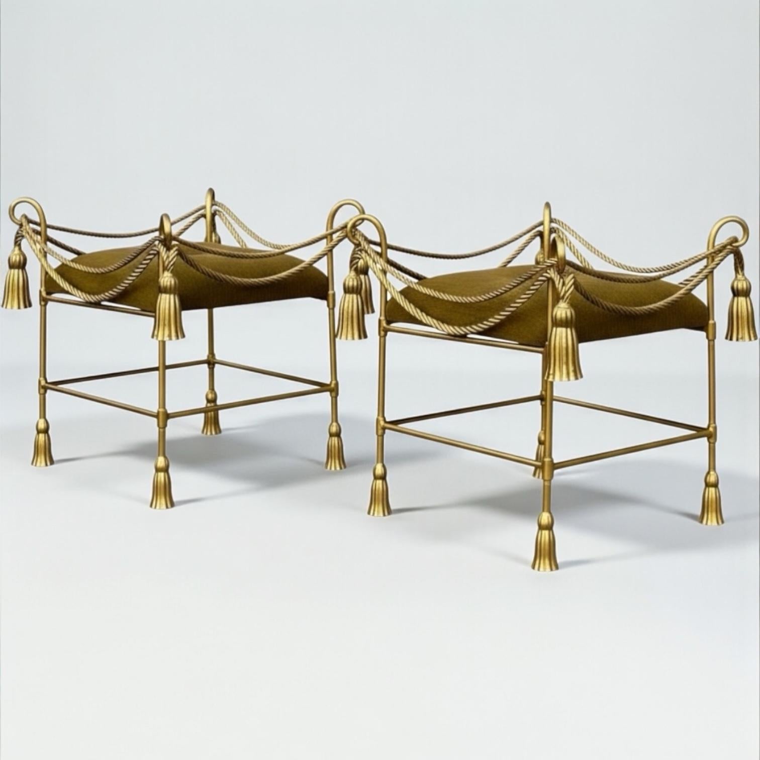 Hollywood Regency 1960's Italian Gilt Metal Tole Rope Tassel Stools Or Side Tables - Pair en vente