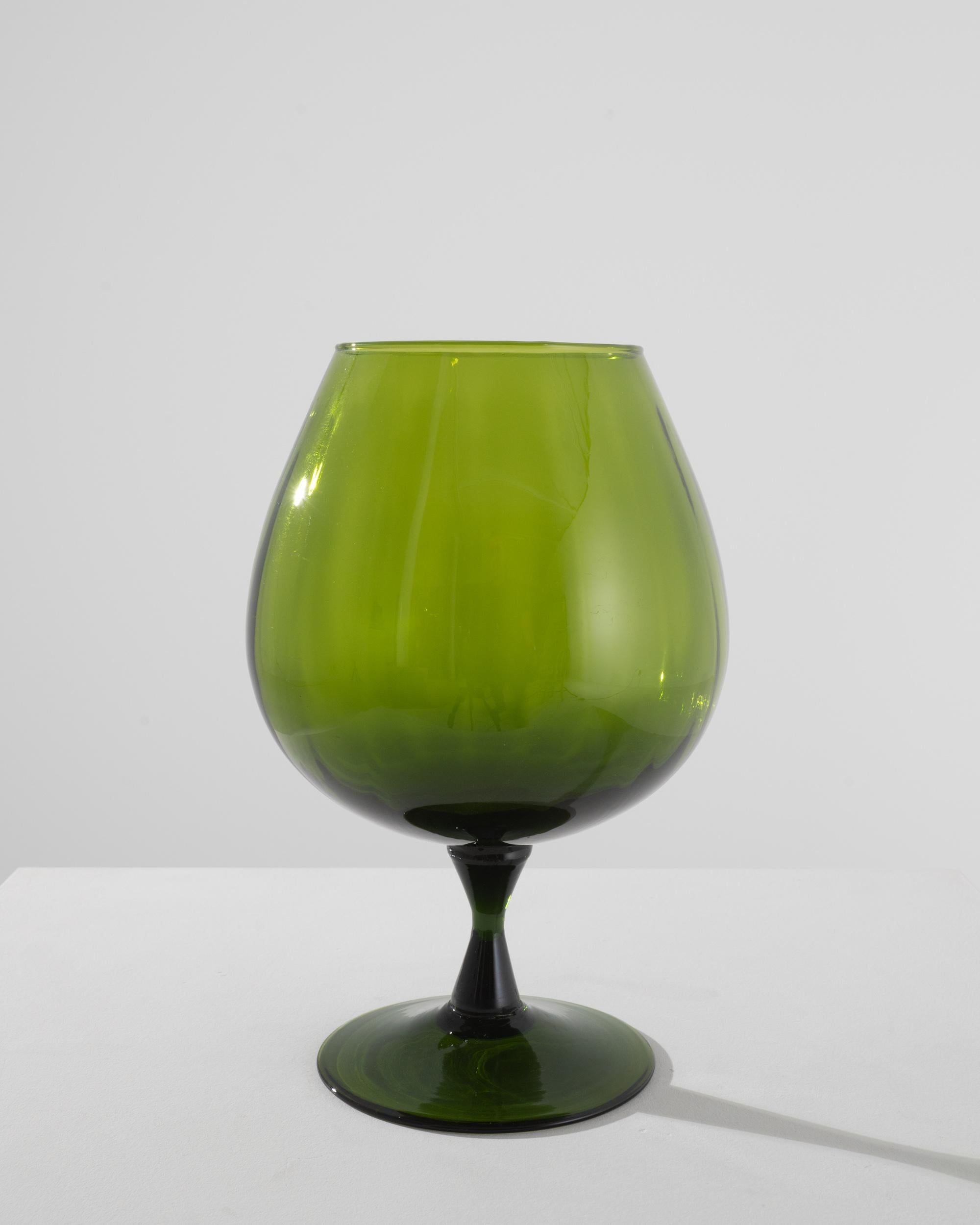 20th Century 1960s Italian Glass Green Goblet For Sale