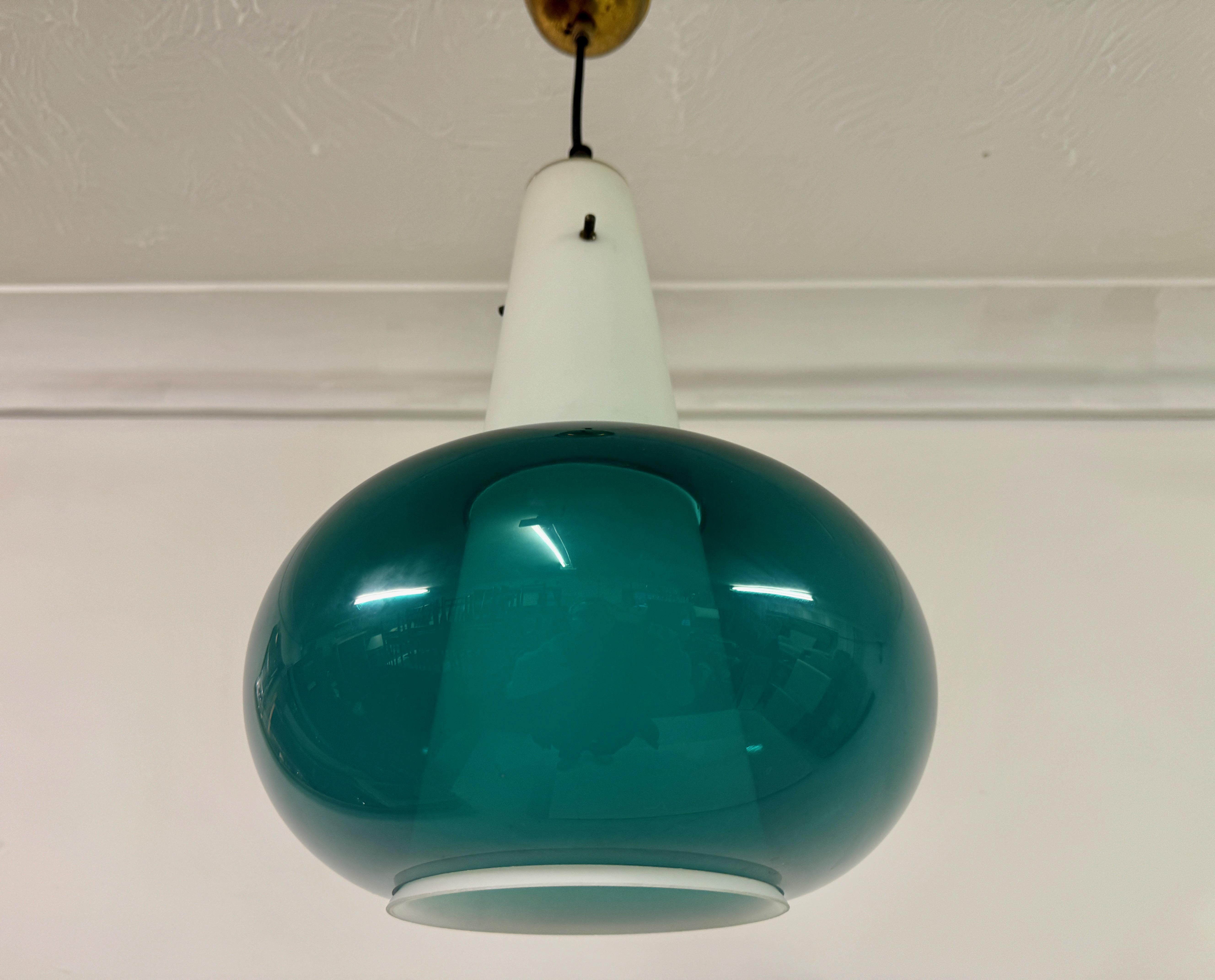 1960s Italian Green and White Glass Ceiling Pendant For Sale 5