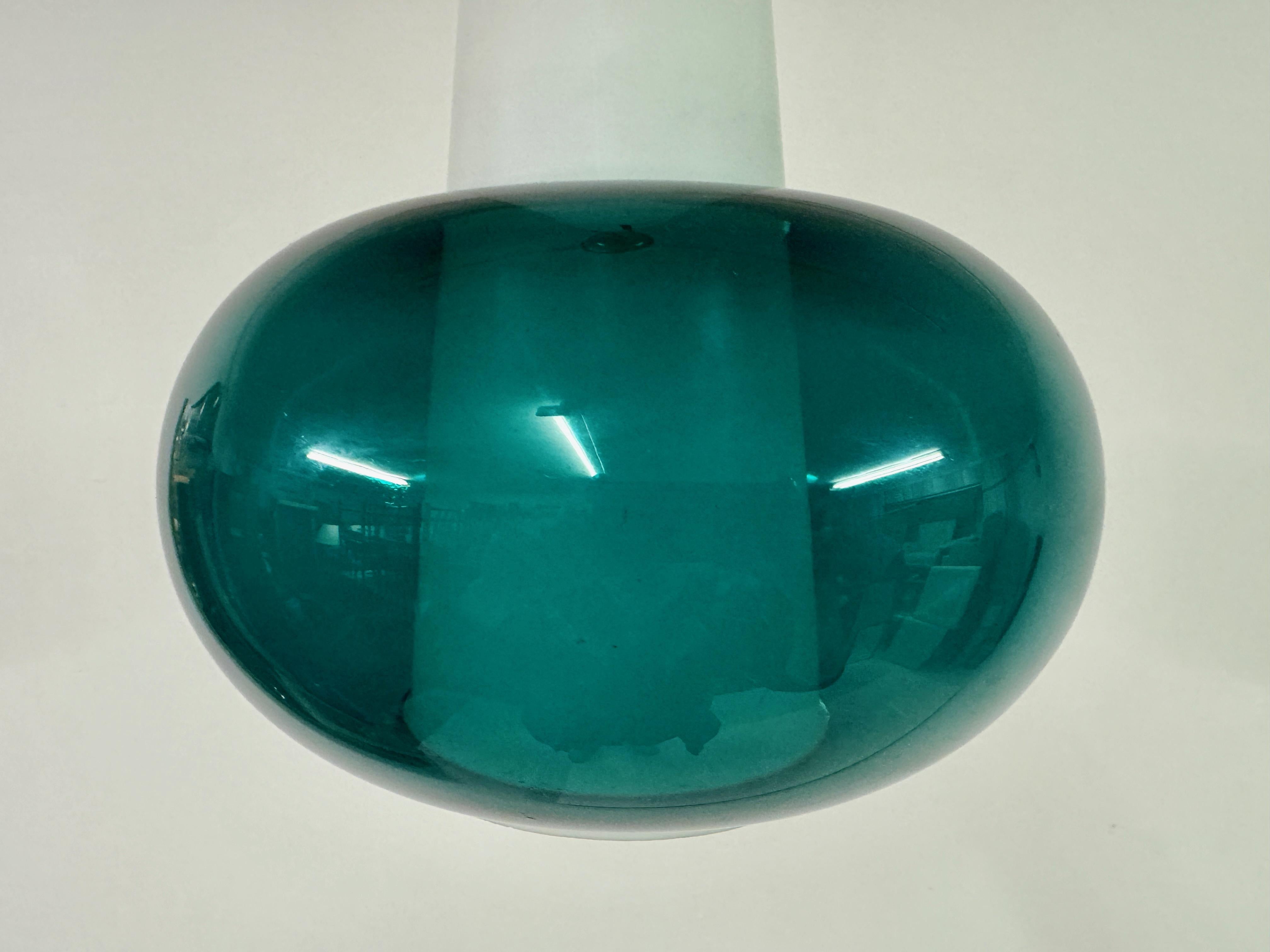 1960s Italian Green and White Glass Ceiling Pendant For Sale 1