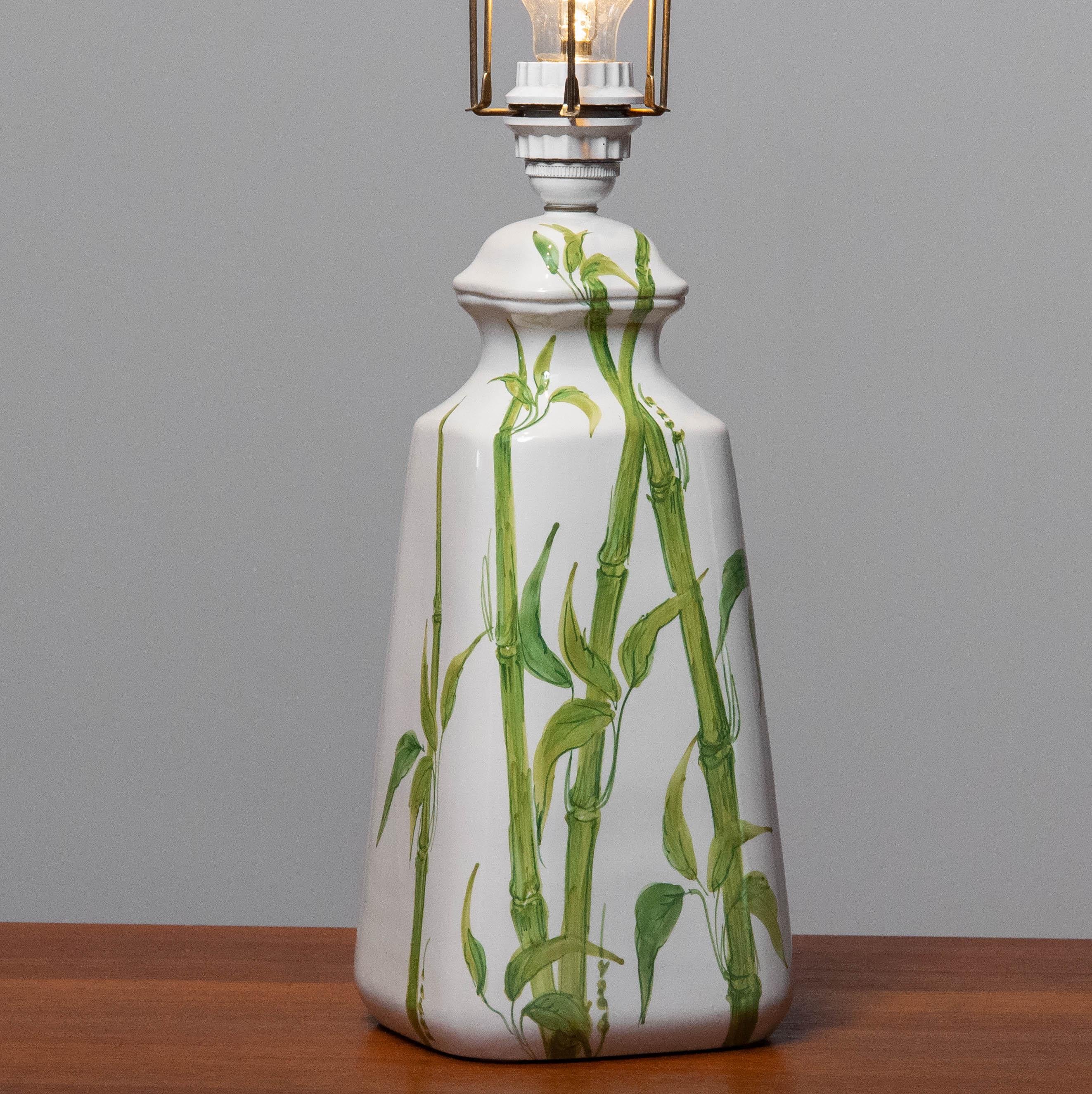 Mid-20th Century 1960s Italian Hand Painted White Ceramic and Glazed Table Lamp with Bamboo Decor For Sale
