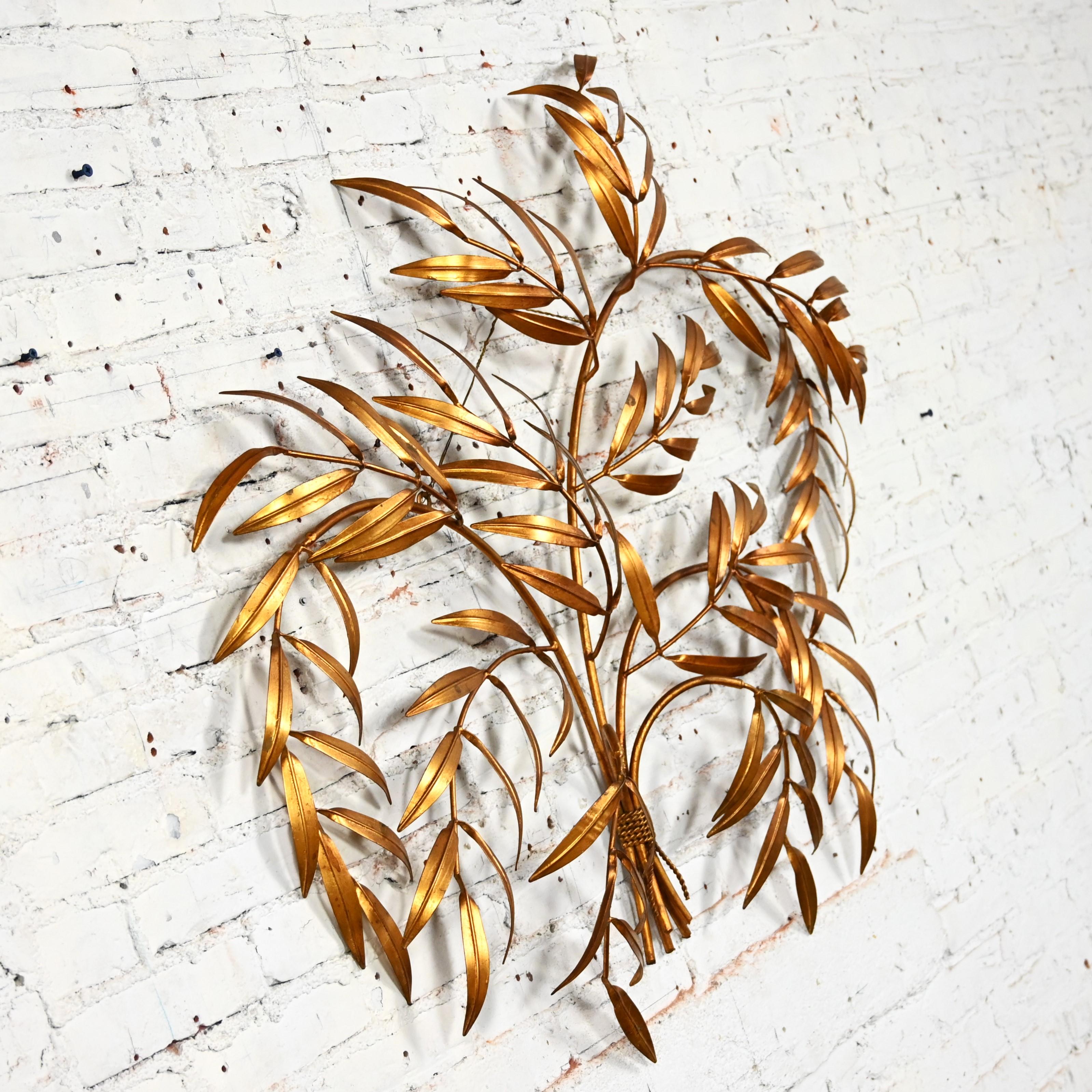 1960’s Italian Hollywood Regency Gilt Metal Wall Sculpture of Branches & Leaves In Good Condition For Sale In Topeka, KS