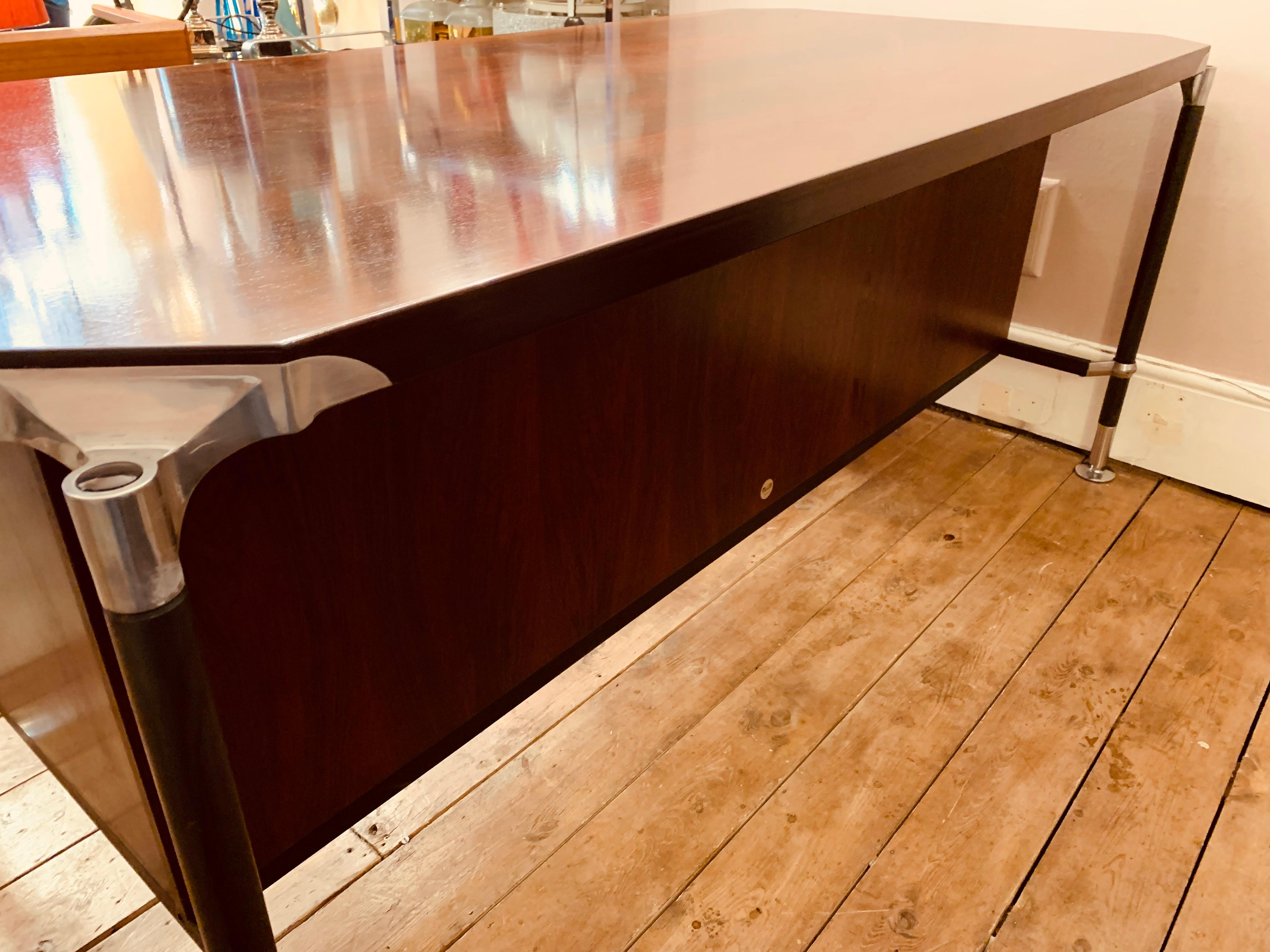 Mid-Century Modern 1960s Italian Ico Parisi Rosewood President's Writing Office Desk for MIM Roma For Sale
