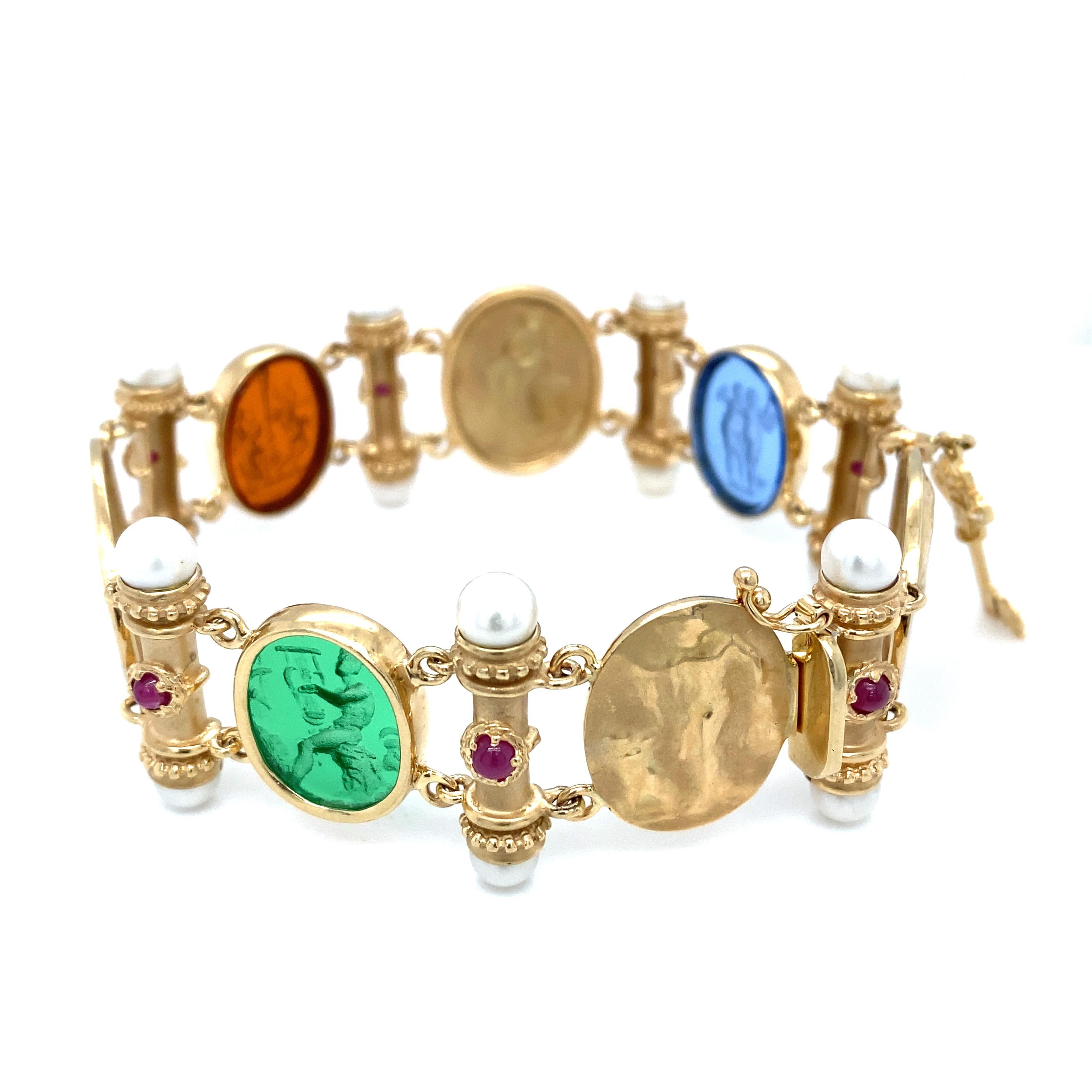 Taille ovale Bracelet italien des années 1960 à maillons en or 14 carats avec perles et rubis en vente