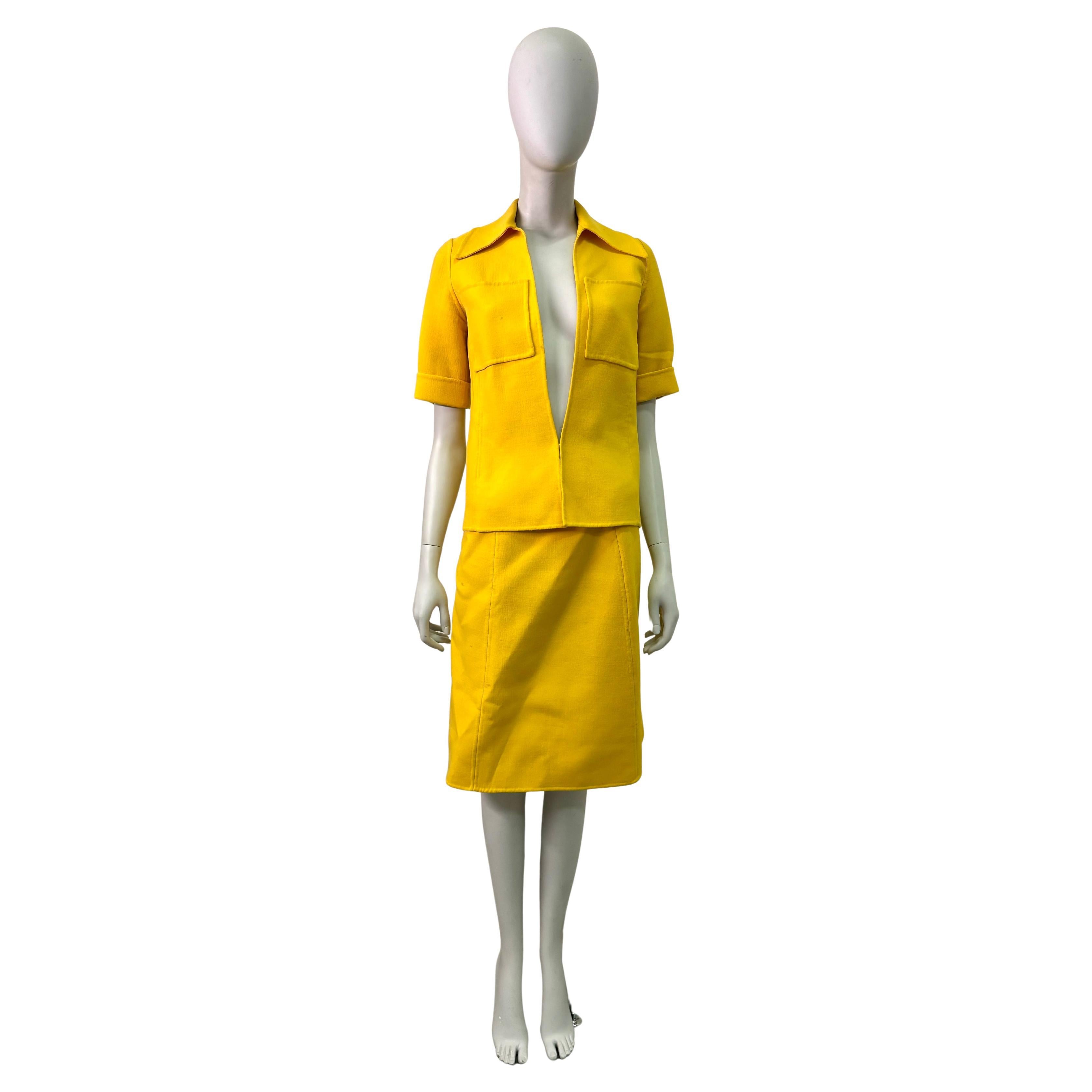 1960's Italienische Jacke und Rock gelbes Set im Angebot