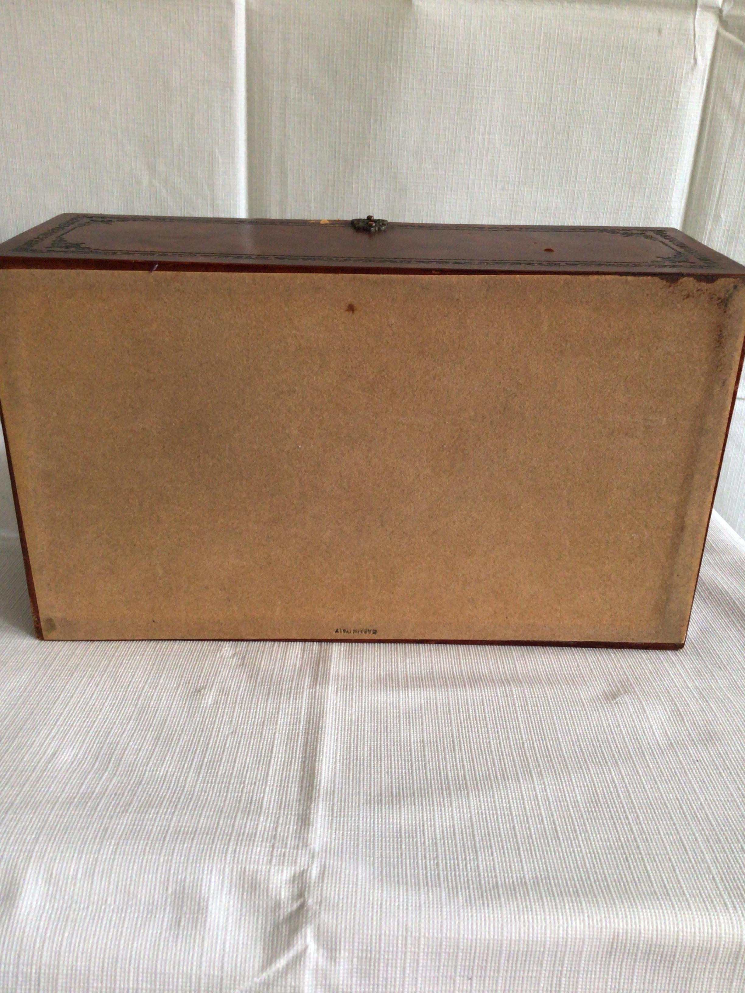 1960s Italian Leather Jewelry Box with Metal Handles For Sale 5