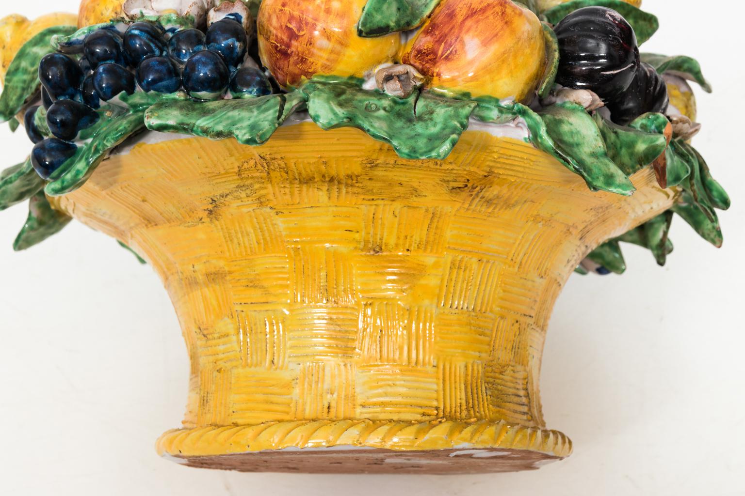 1960s Italian Majolica Ceramic Fruit Basket In Good Condition In Stamford, CT