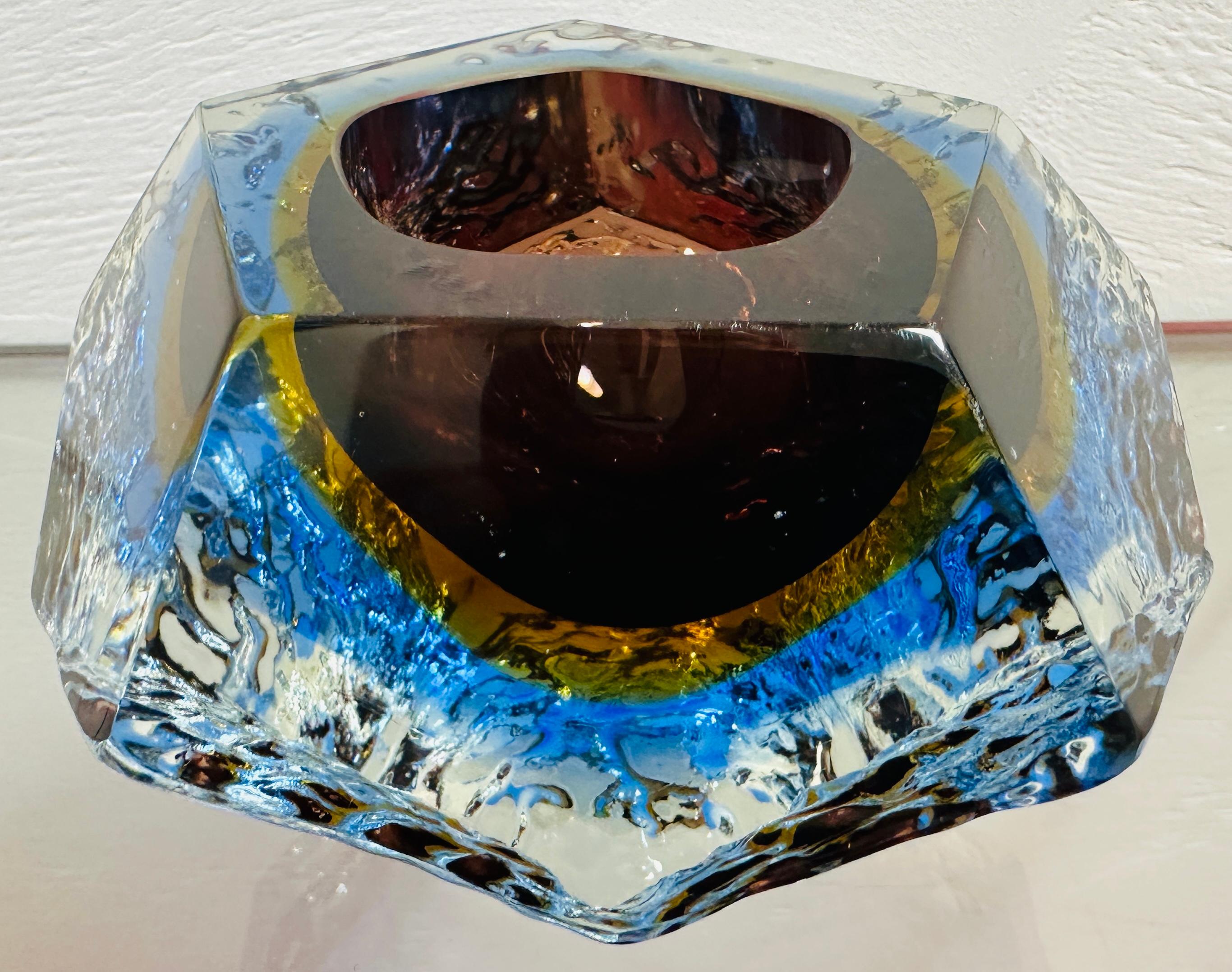 20th Century 1960s Italian Mandruzzato Sommerso Murano Brown Blue Clear Textured Glass Bowl