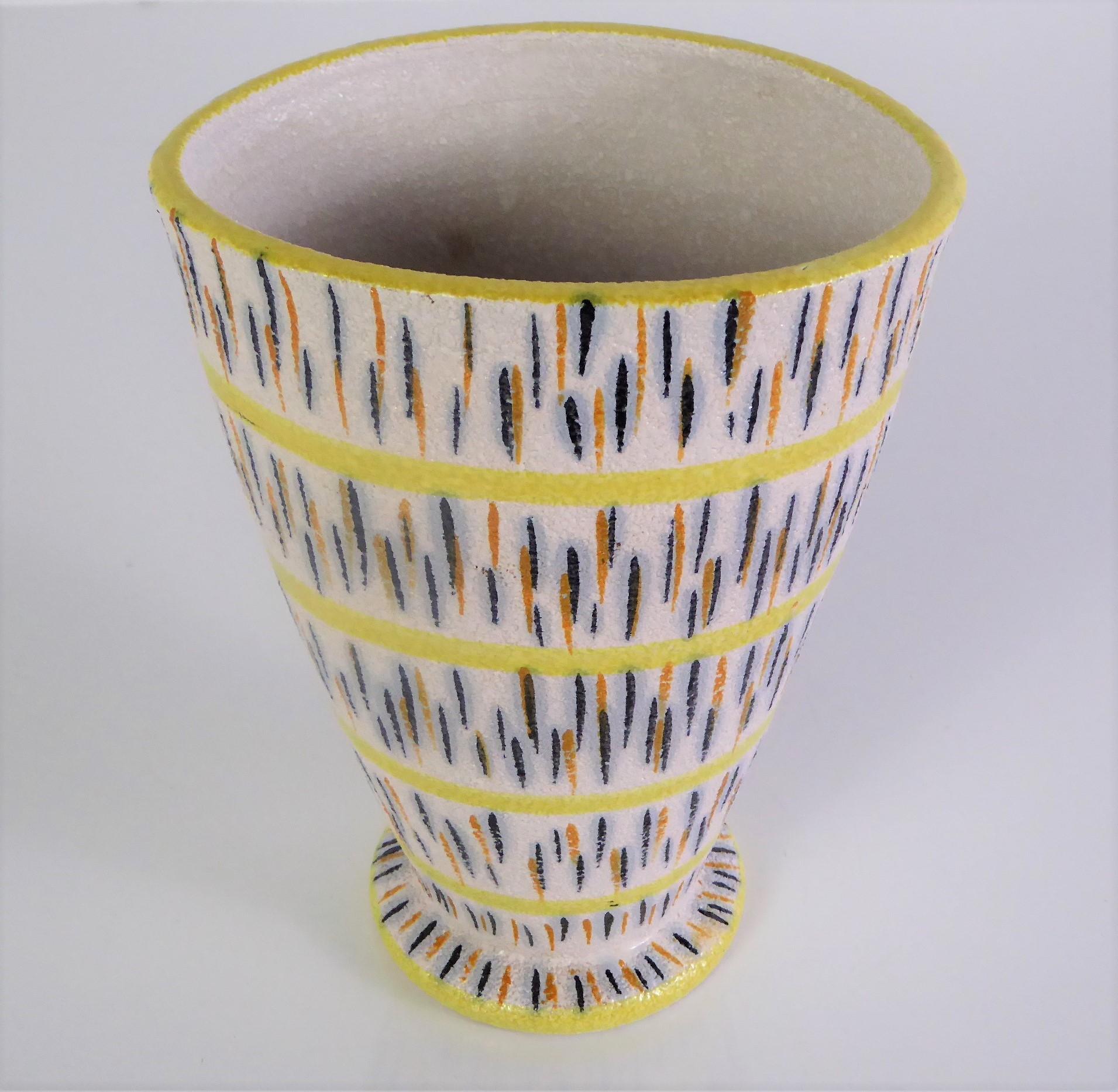 1960s Mid-Century Modern Pottery Vase Attributed to Aldo Londi for Bitossi In Good Condition In Miami, FL
