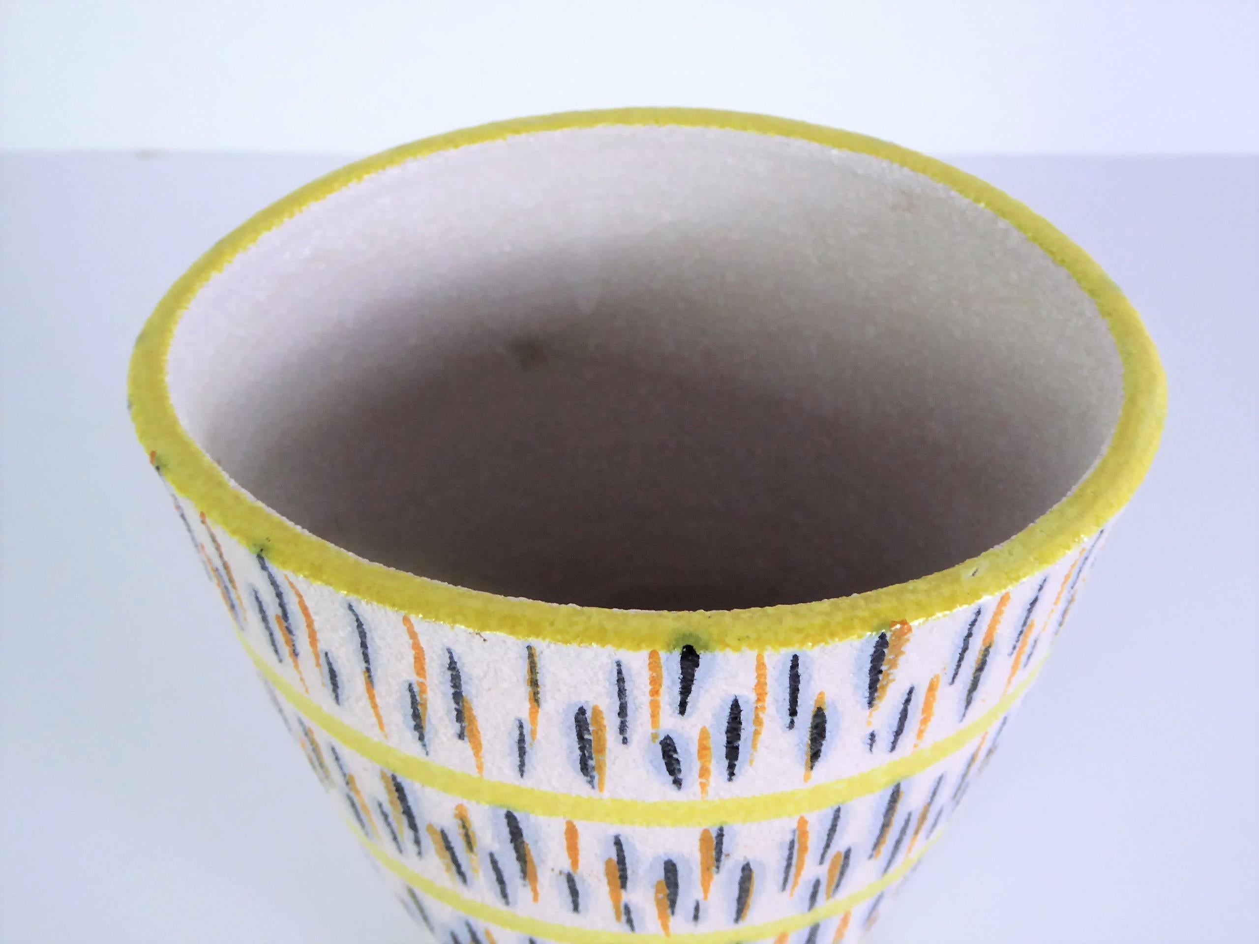 Mid-20th Century 1960s Mid-Century Modern Pottery Vase Attributed to Aldo Londi for Bitossi