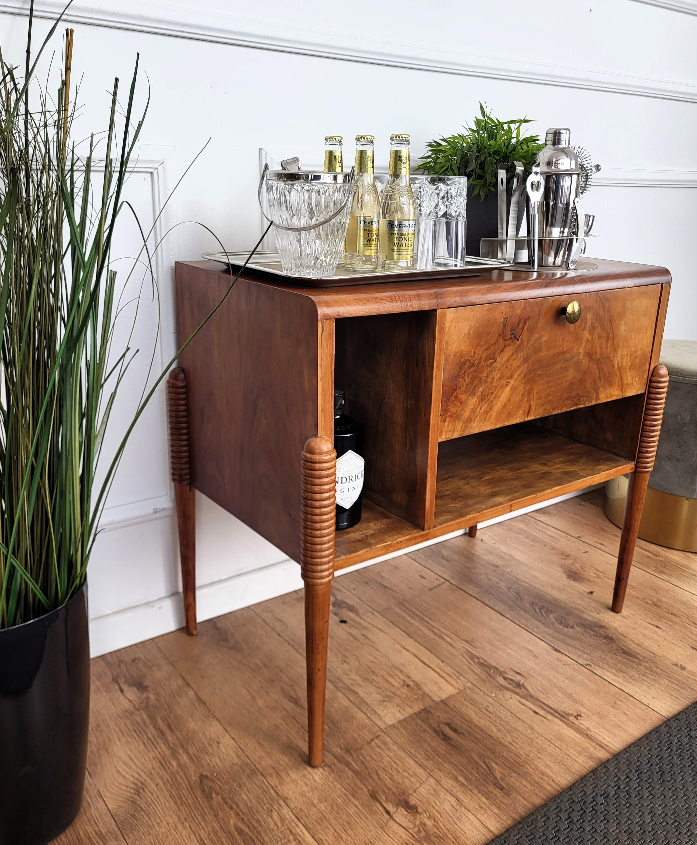 1960s Italian Mid-Century Modern Wood and Brass Dry Bar Drinks Cabinet For Sale 1
