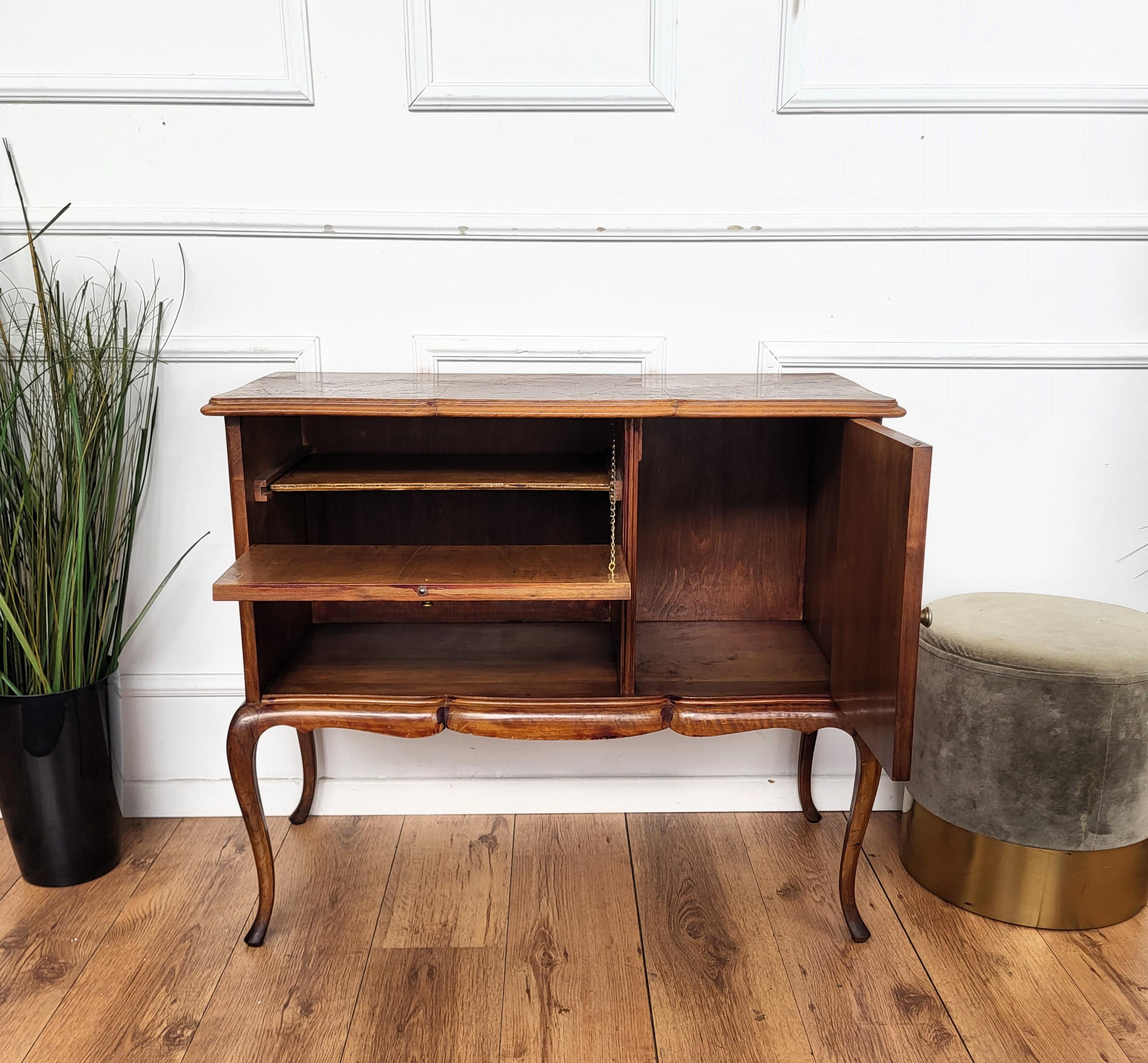 1960s Italian Mid-Century Modern Wood and Brass Dry Bar Drinks Cabinet For Sale 3