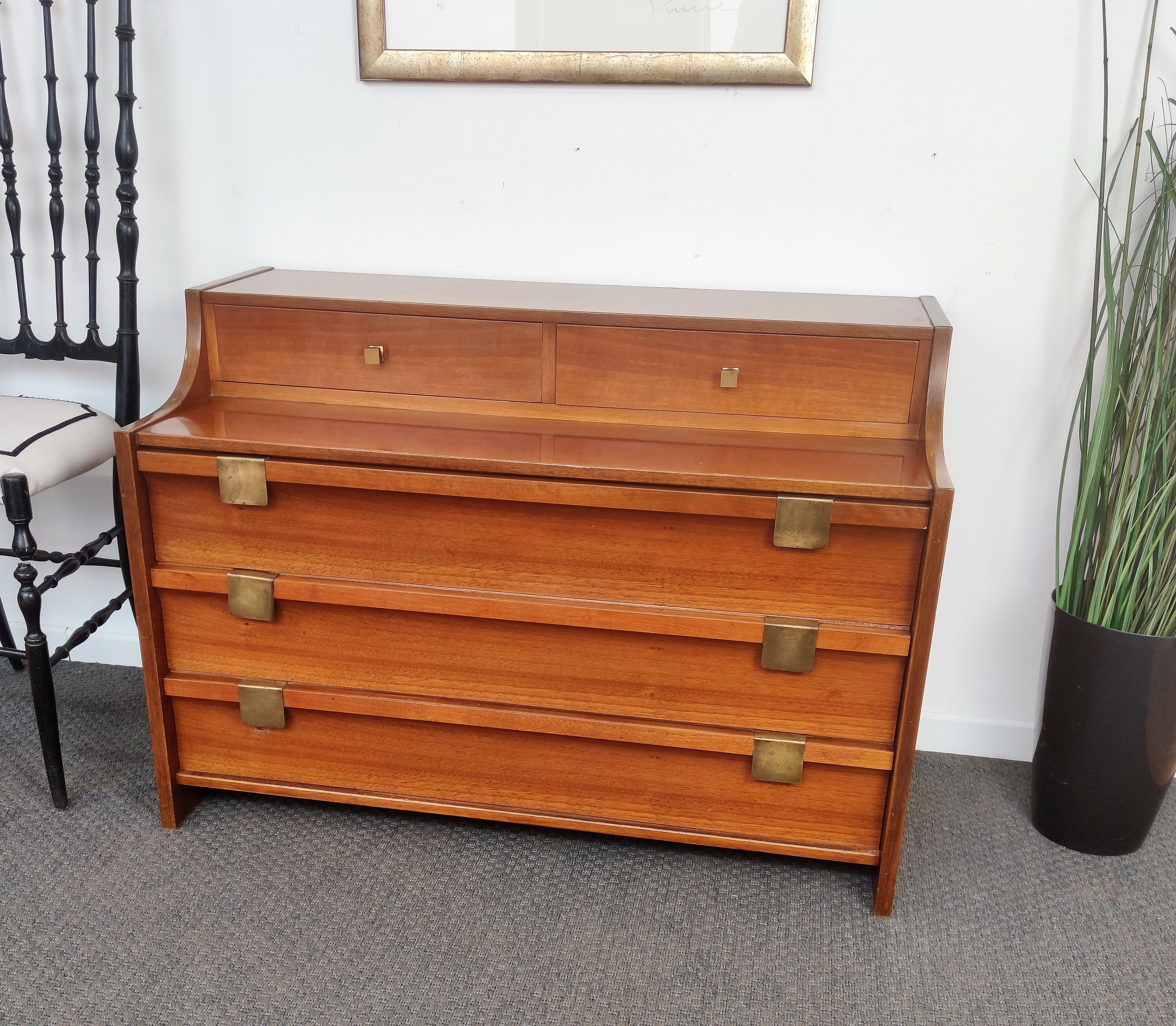1960s Italian Mid-Century Modern Wood and Brass Commode Dresser Chest of Drawers For Sale 2