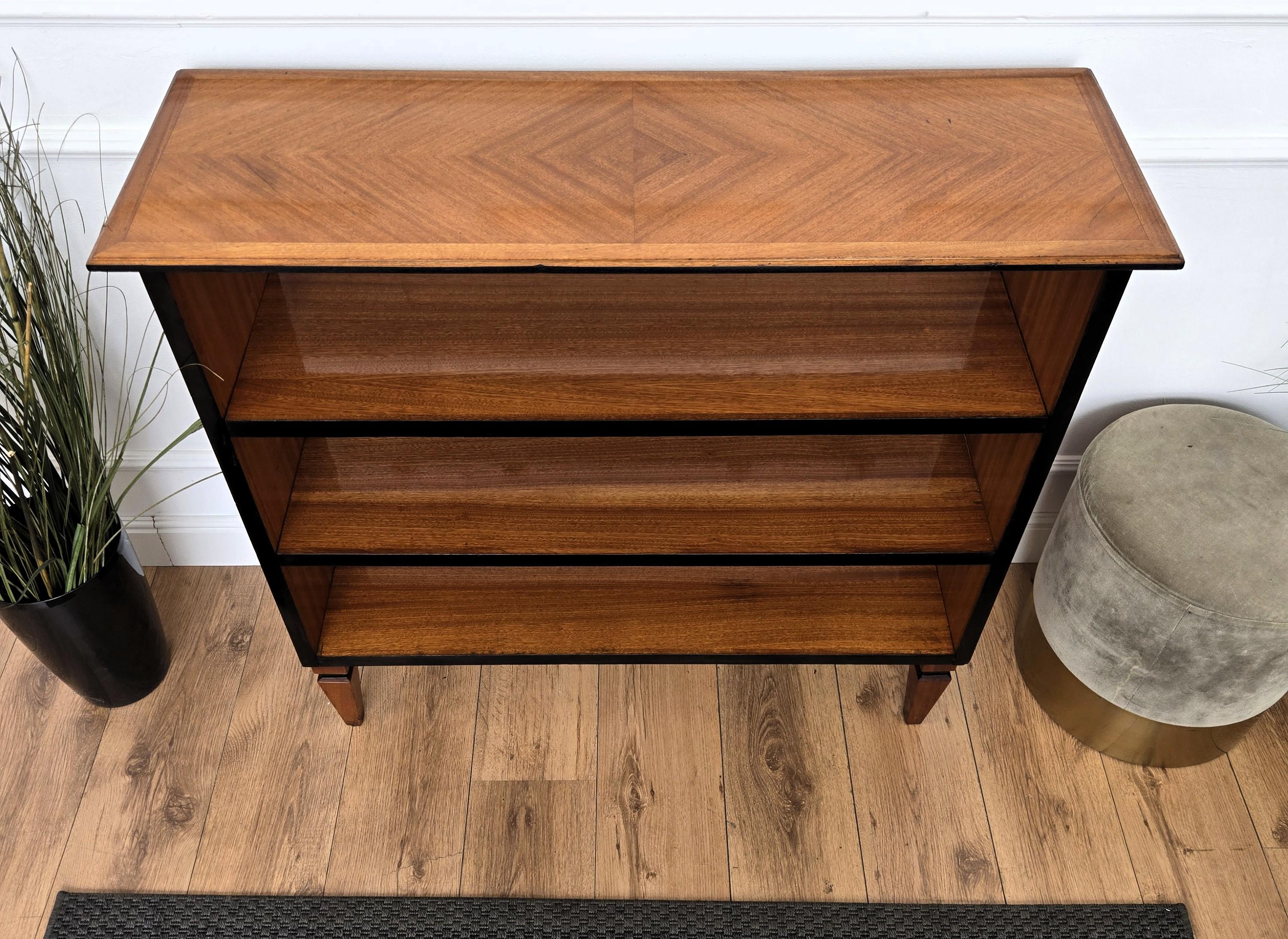 1960s Italian Mid-century Walnut Wood Three Shelves Open Bookcase Library For Sale 3