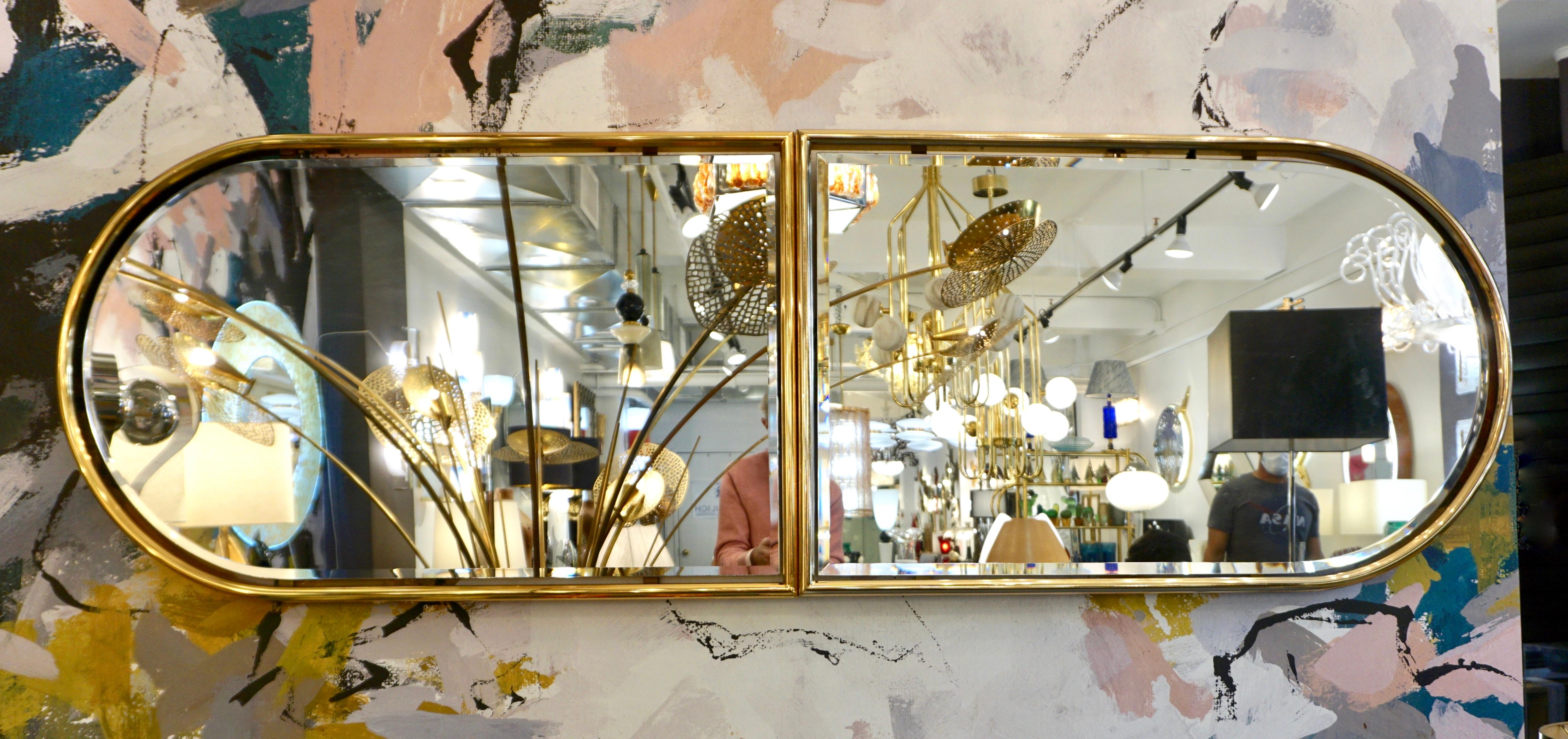 Miroir flottant minimaliste italien des années 1960 avec cadre supérieur arqué rond en vente 3