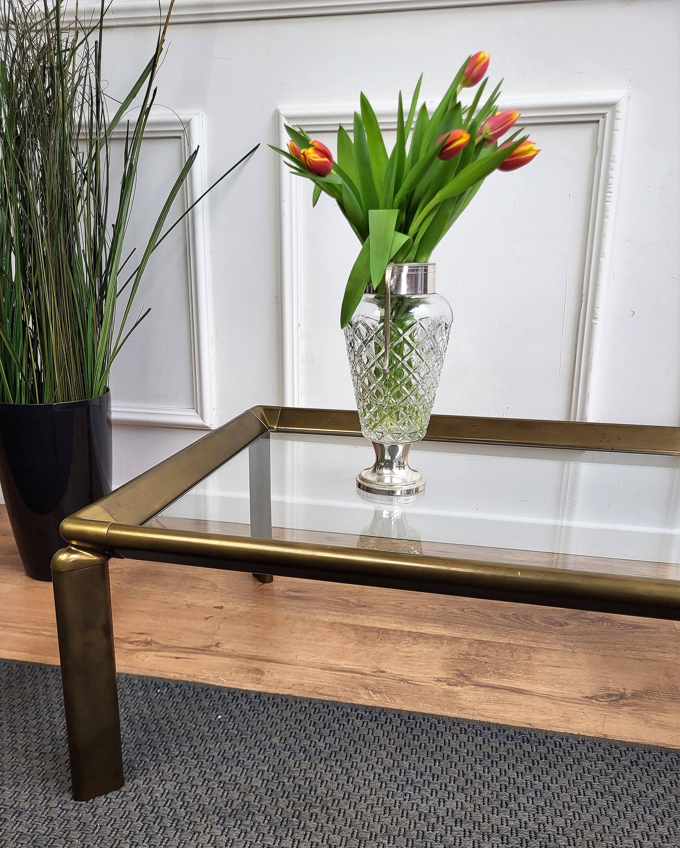 1960s Italian Modern Regency Neoclassical Brass and Glass Coffee Table In Good Condition In Carimate, Como