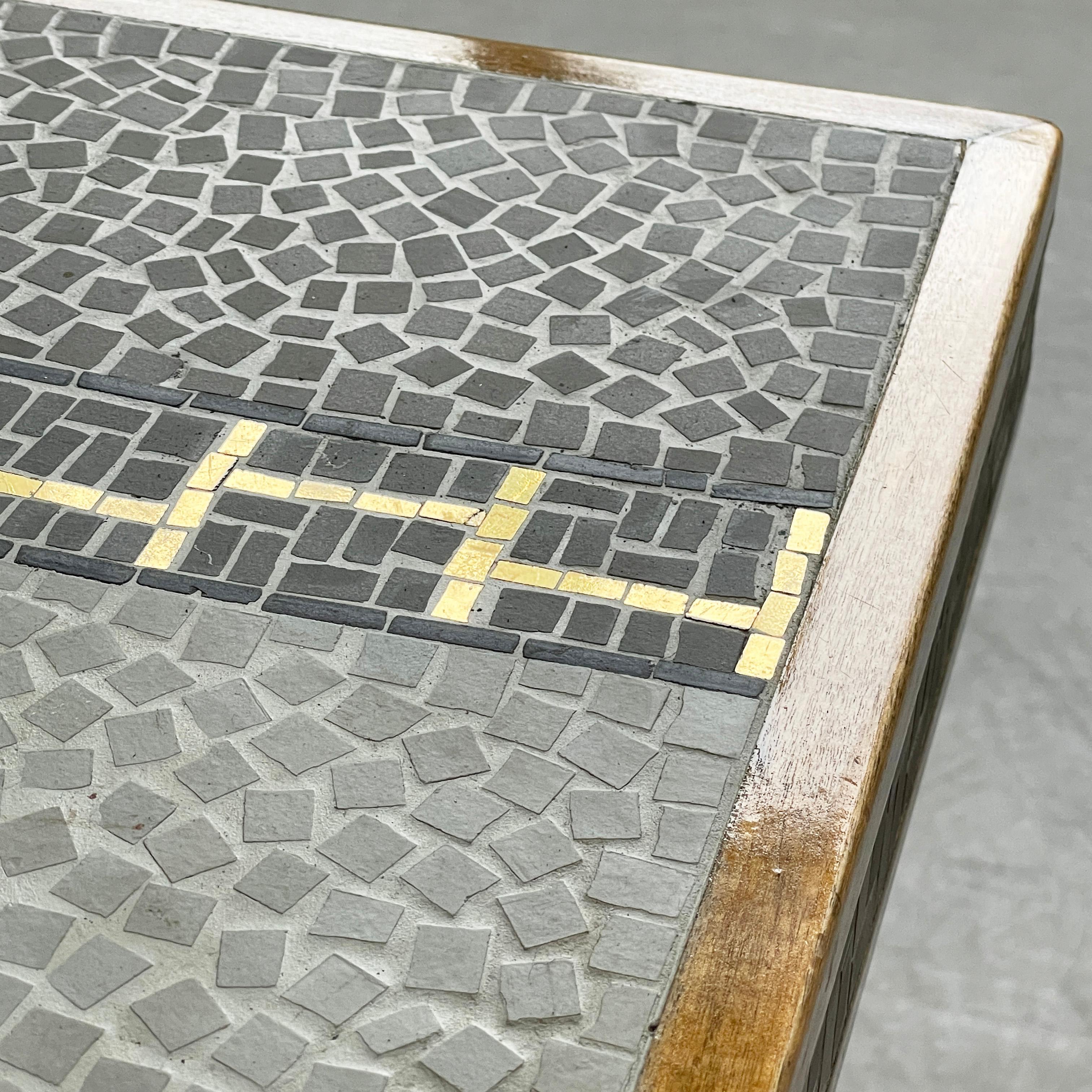 Italienischer Mosaik-Couchtisch aus den 1960er Jahren 4