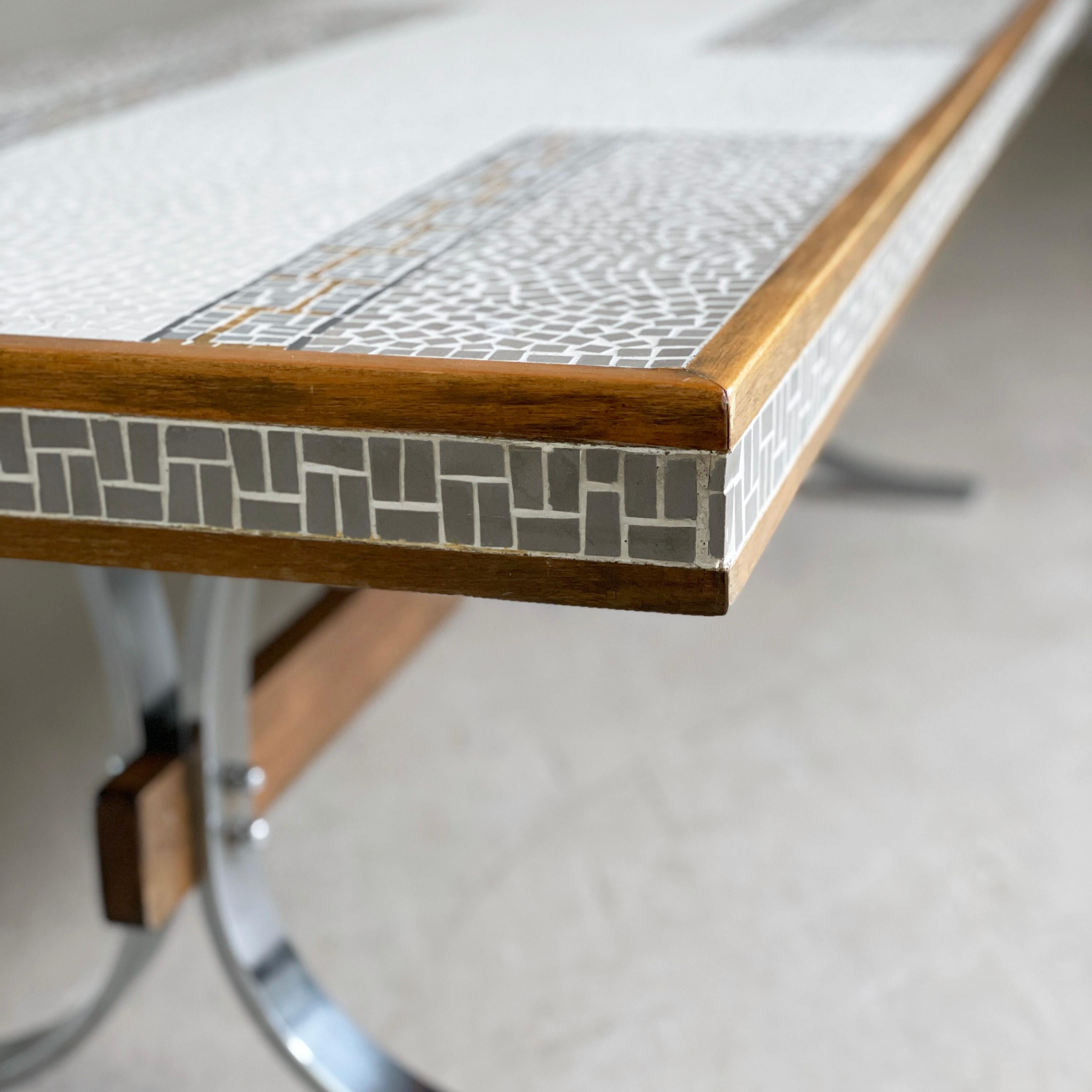 Italienischer Mosaik-Couchtisch aus den 1960er Jahren 9