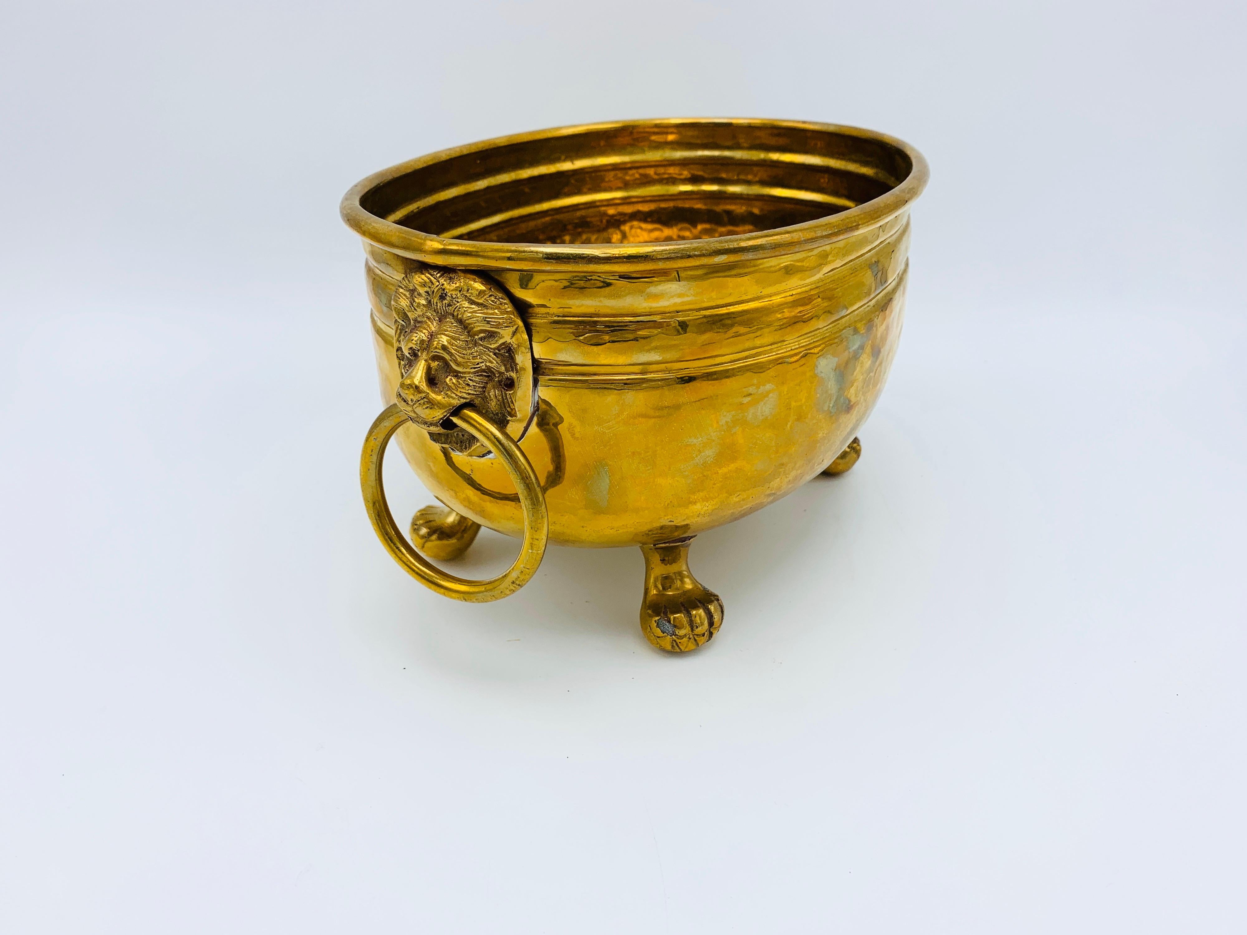 20th Century 1960s Italian Mottahedeh Hammered Brass and Lions Head Cachepot Planter
