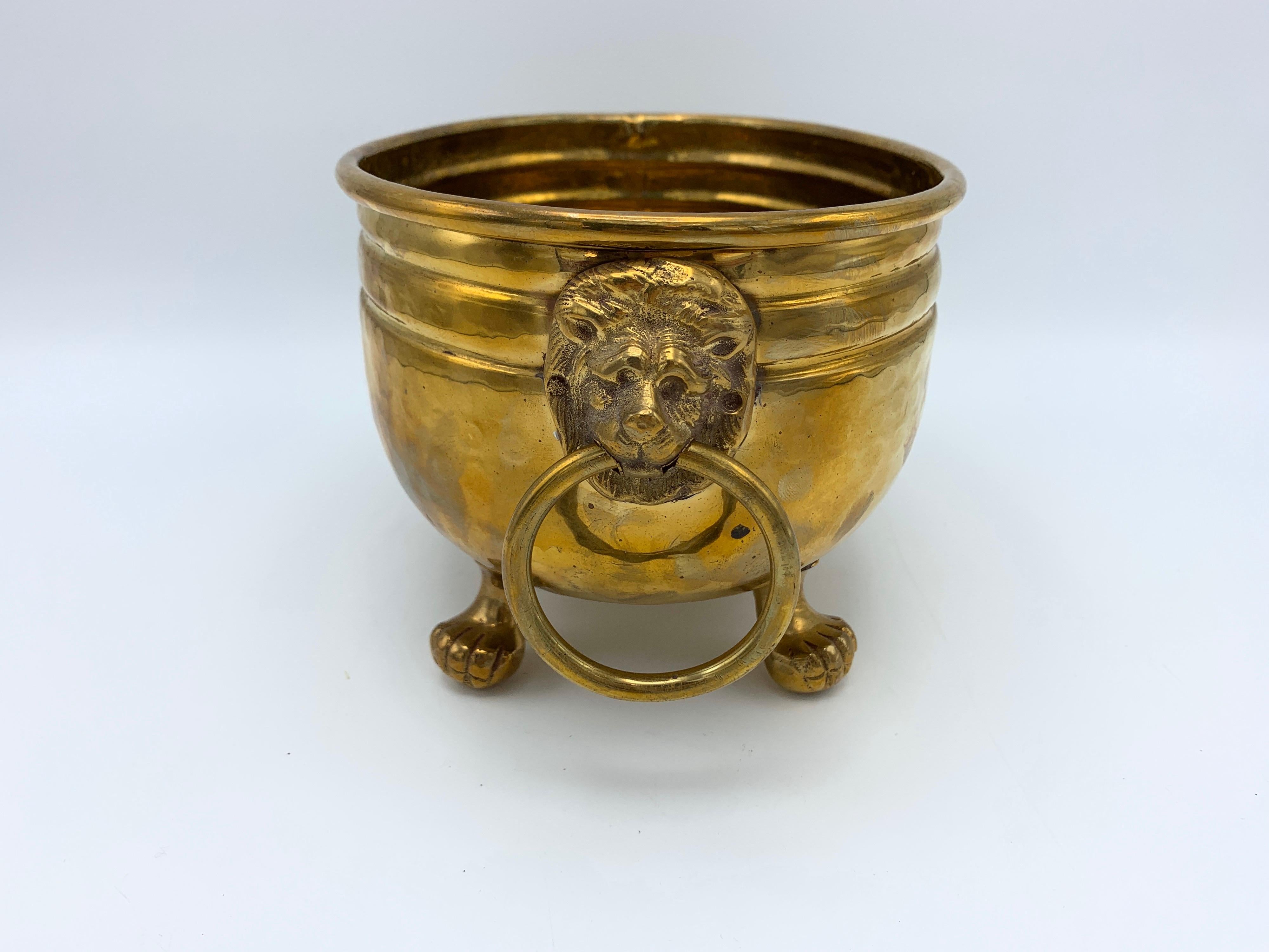 1960s Italian Mottahedeh Hammered Brass and Lions Head Cachepot Planter 1