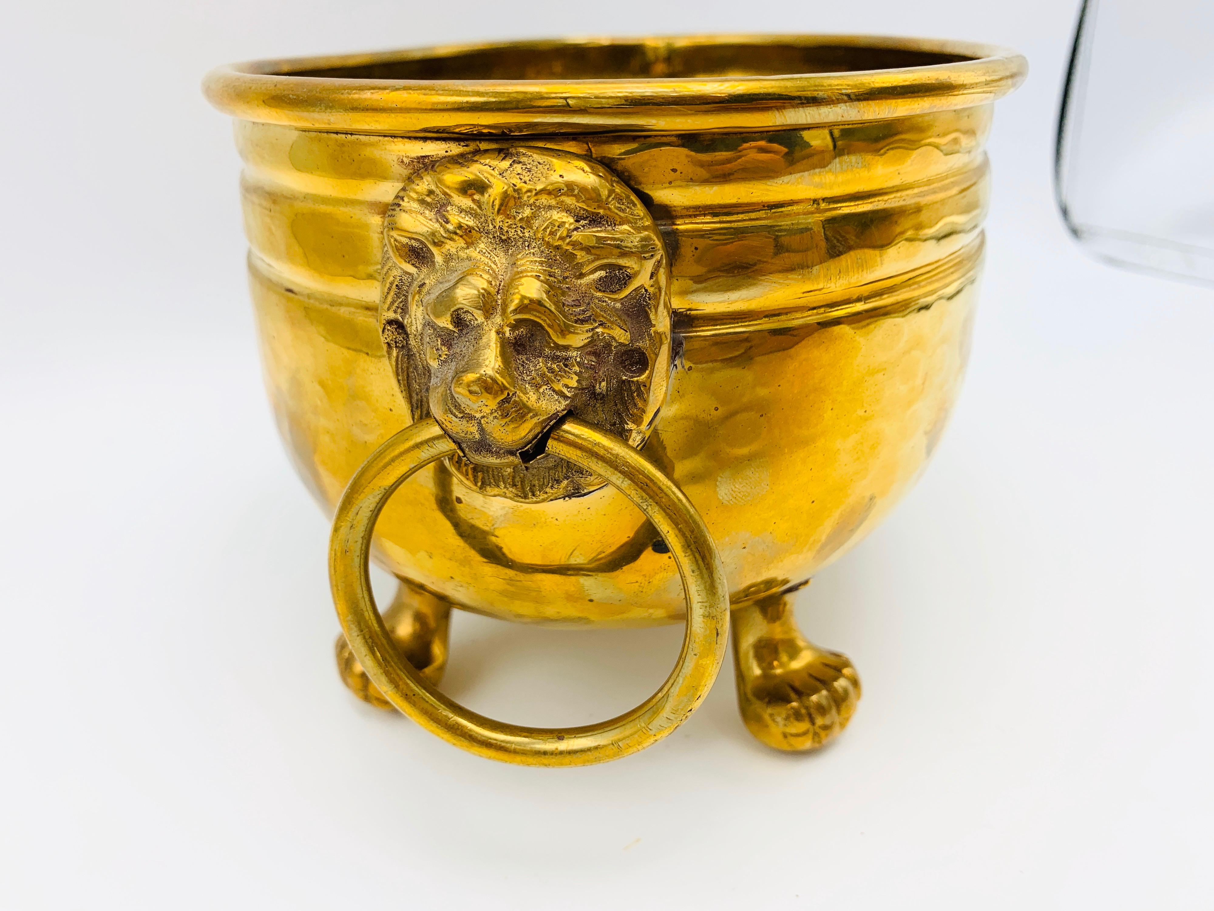 1960s Italian Mottahedeh Hammered Brass and Lions Head Cachepot Planter 4