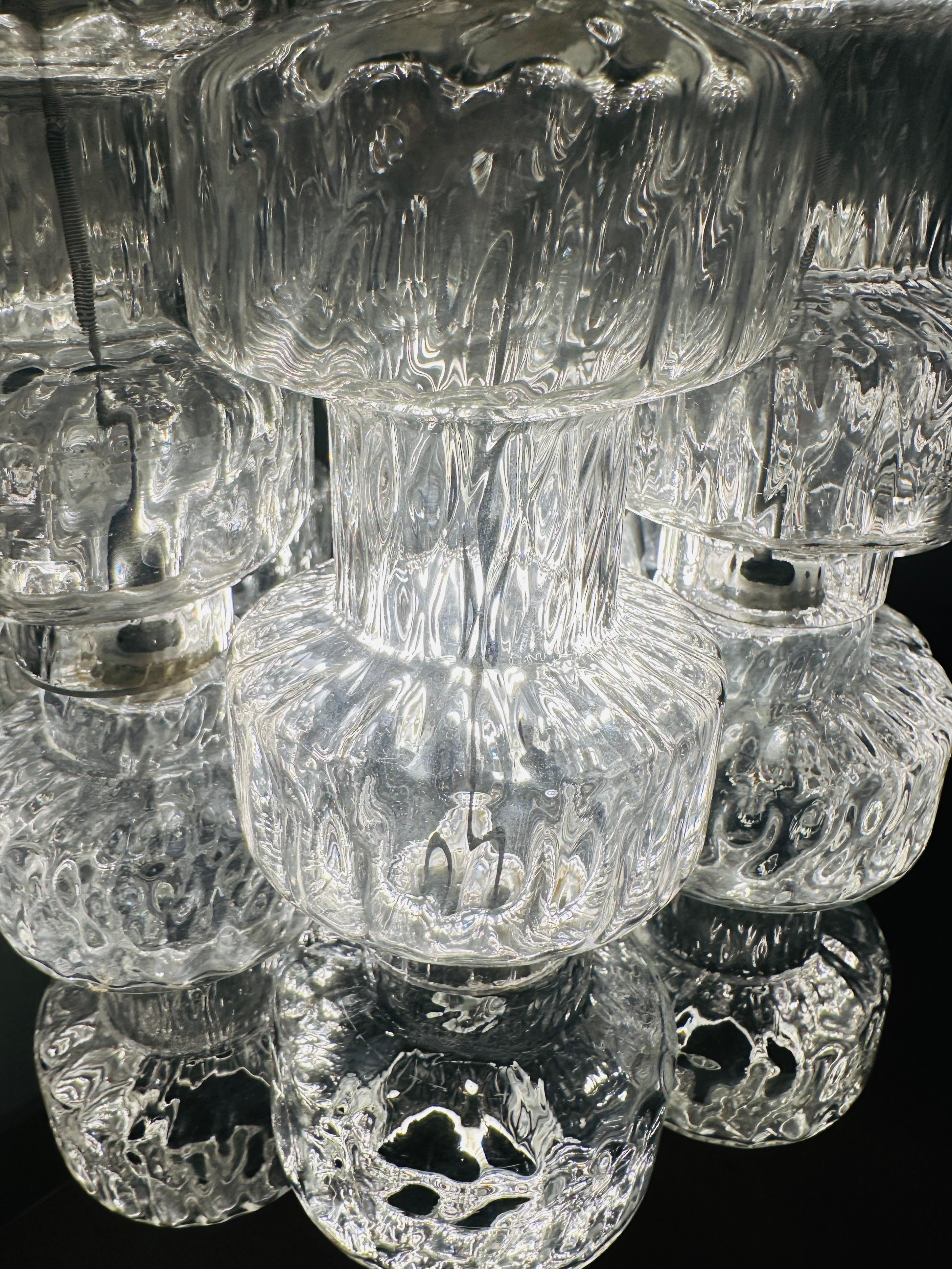 Lustre italien des années 1960 en verre Murano en forme d'haltère et à grappes de Venini en vente 4