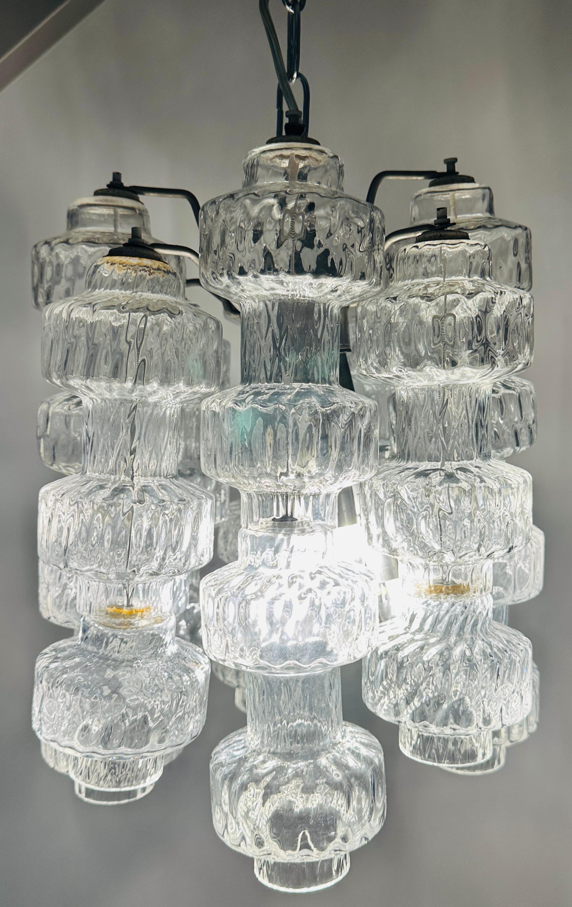 20ième siècle Lustre italien des années 1960 en verre Murano en forme d'haltère et à grappes de Venini en vente