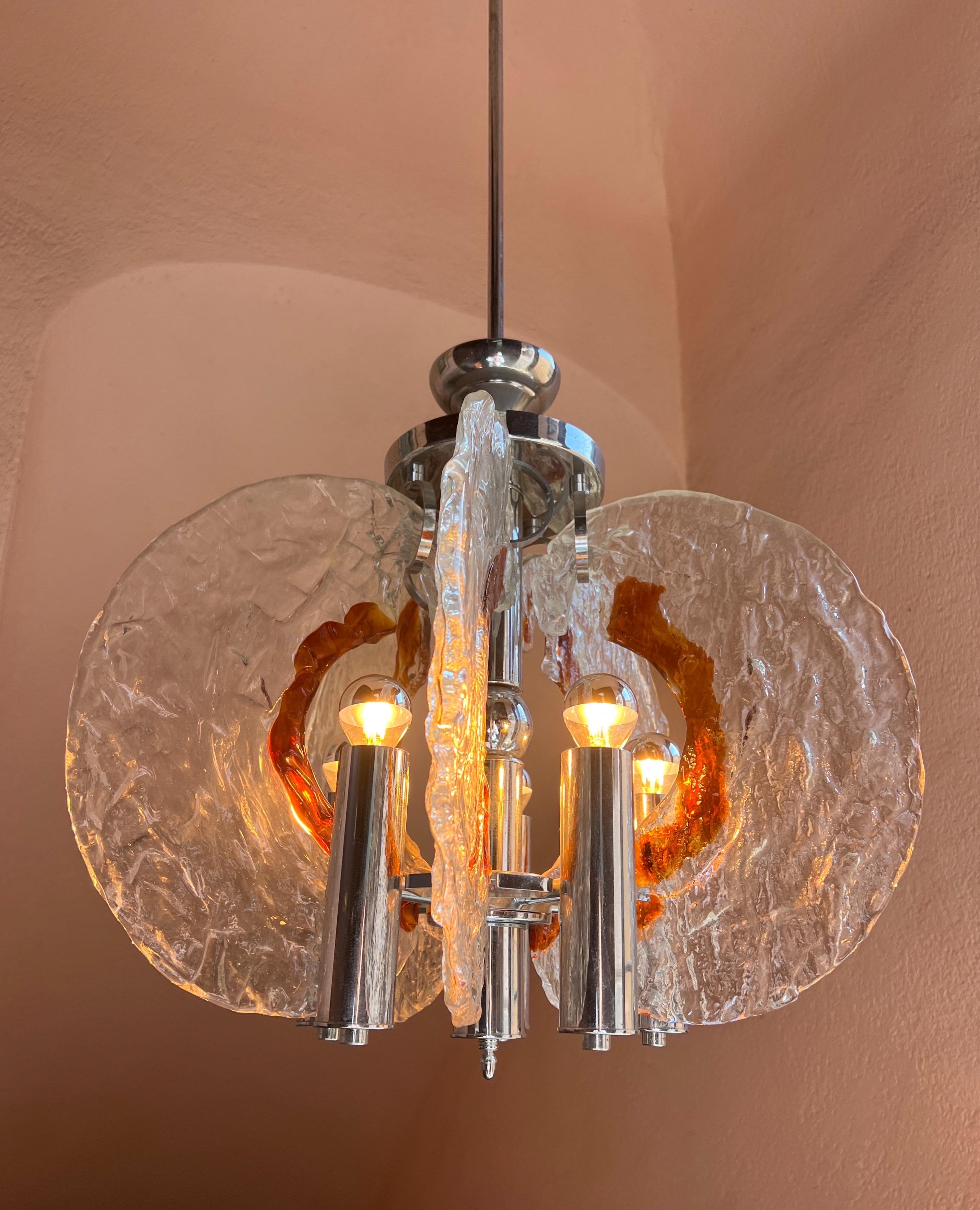 Lámpara colgante italiana de cristal de Murano y cromo de los años 60, por Carlo Nason para Mazzega en venta 3