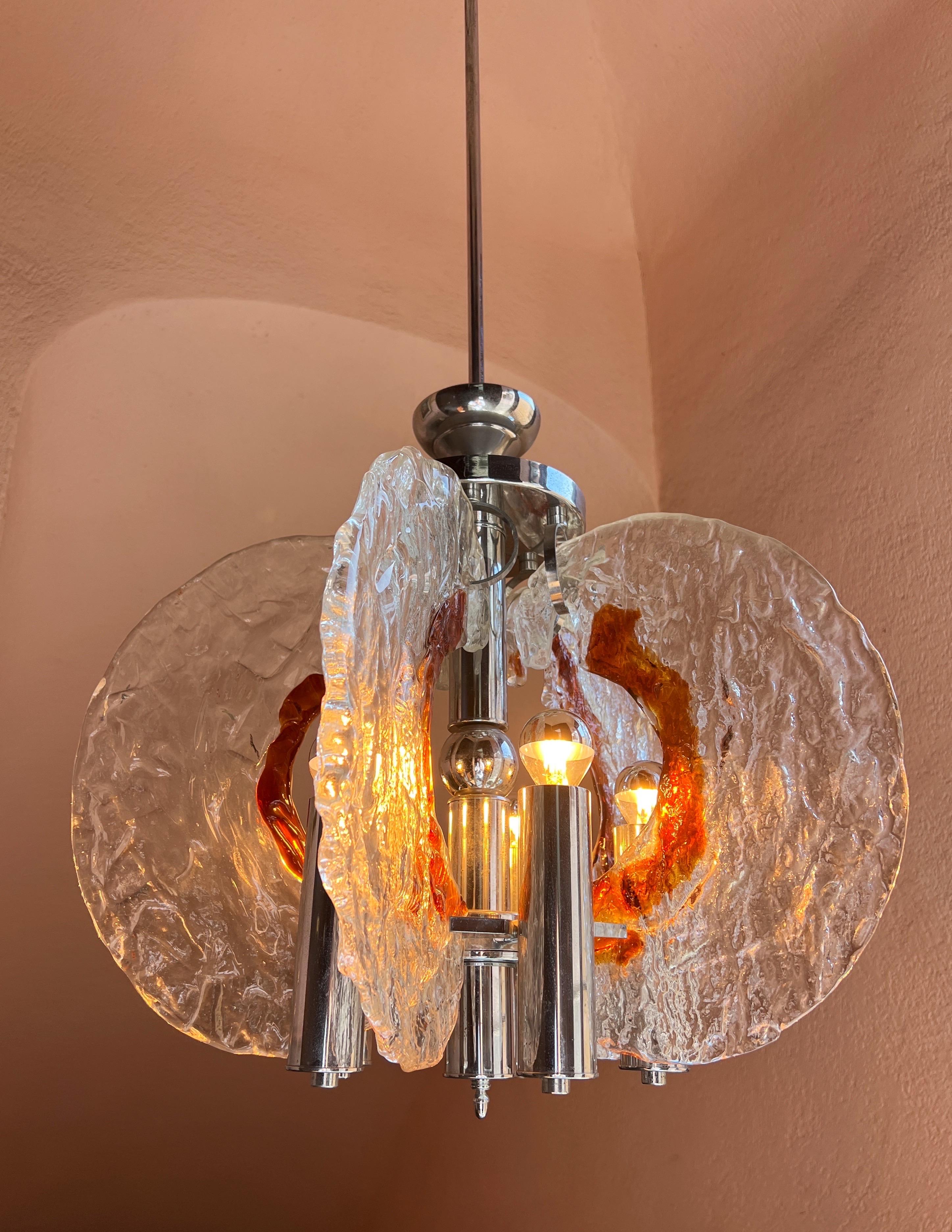 Lámpara colgante italiana de cristal de Murano y cromo de los años 60, por Carlo Nason para Mazzega en venta 2