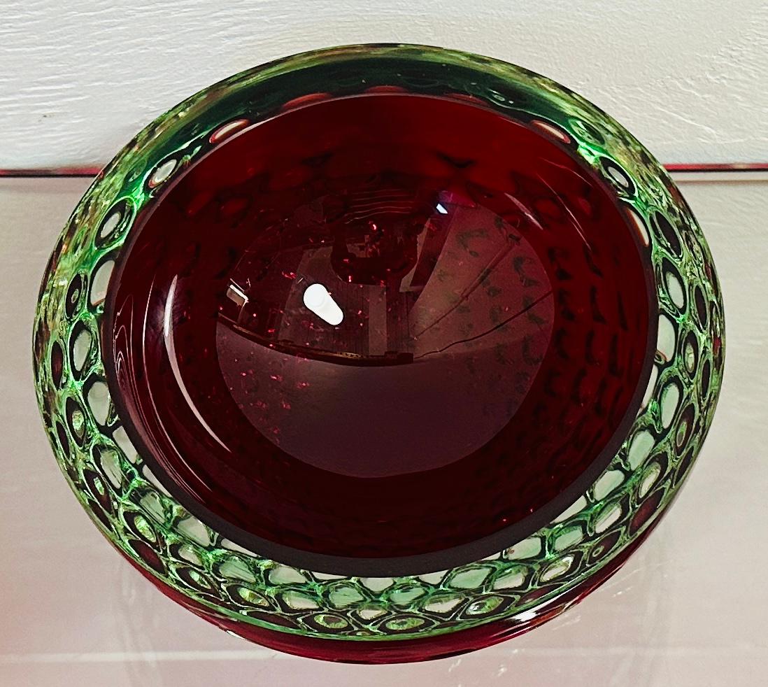 1960s Italian Murano Red, Iridescent Silvery Green & Clear Glass Indented Bowl 1