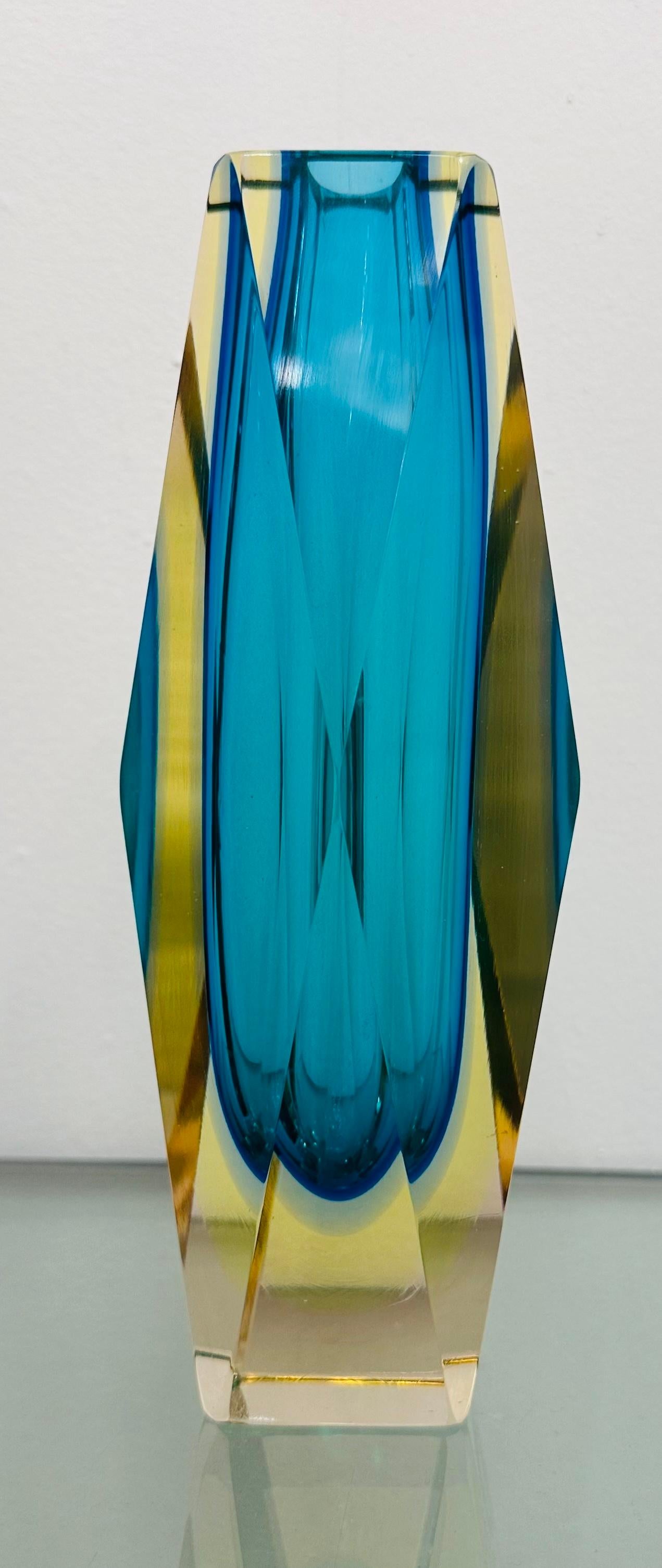 1960s Italian Murano Turquoise Geometric Faceted Sommerso Art Glass Block Vase For Sale 4