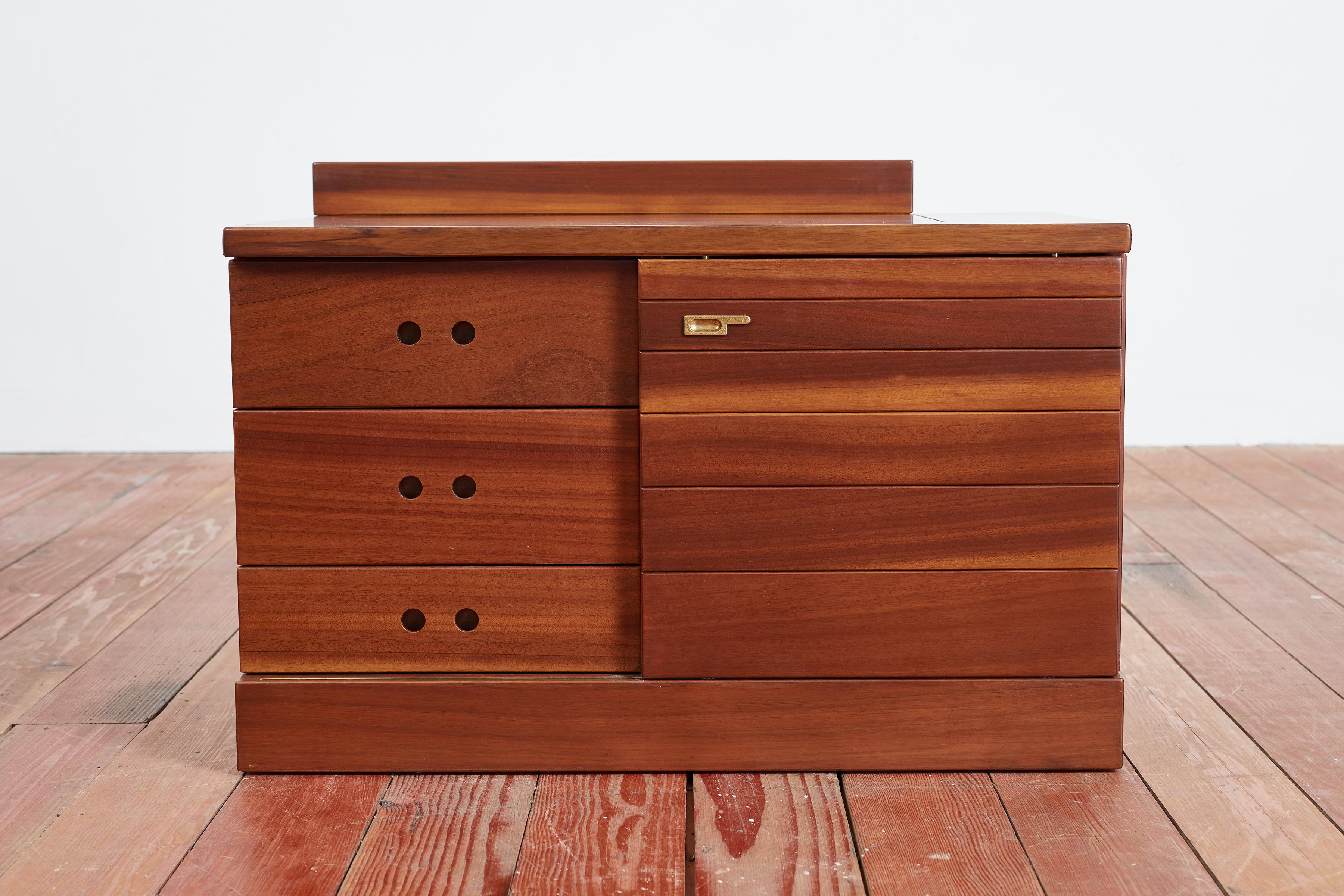 1960's Italian nightstands  For Sale 6