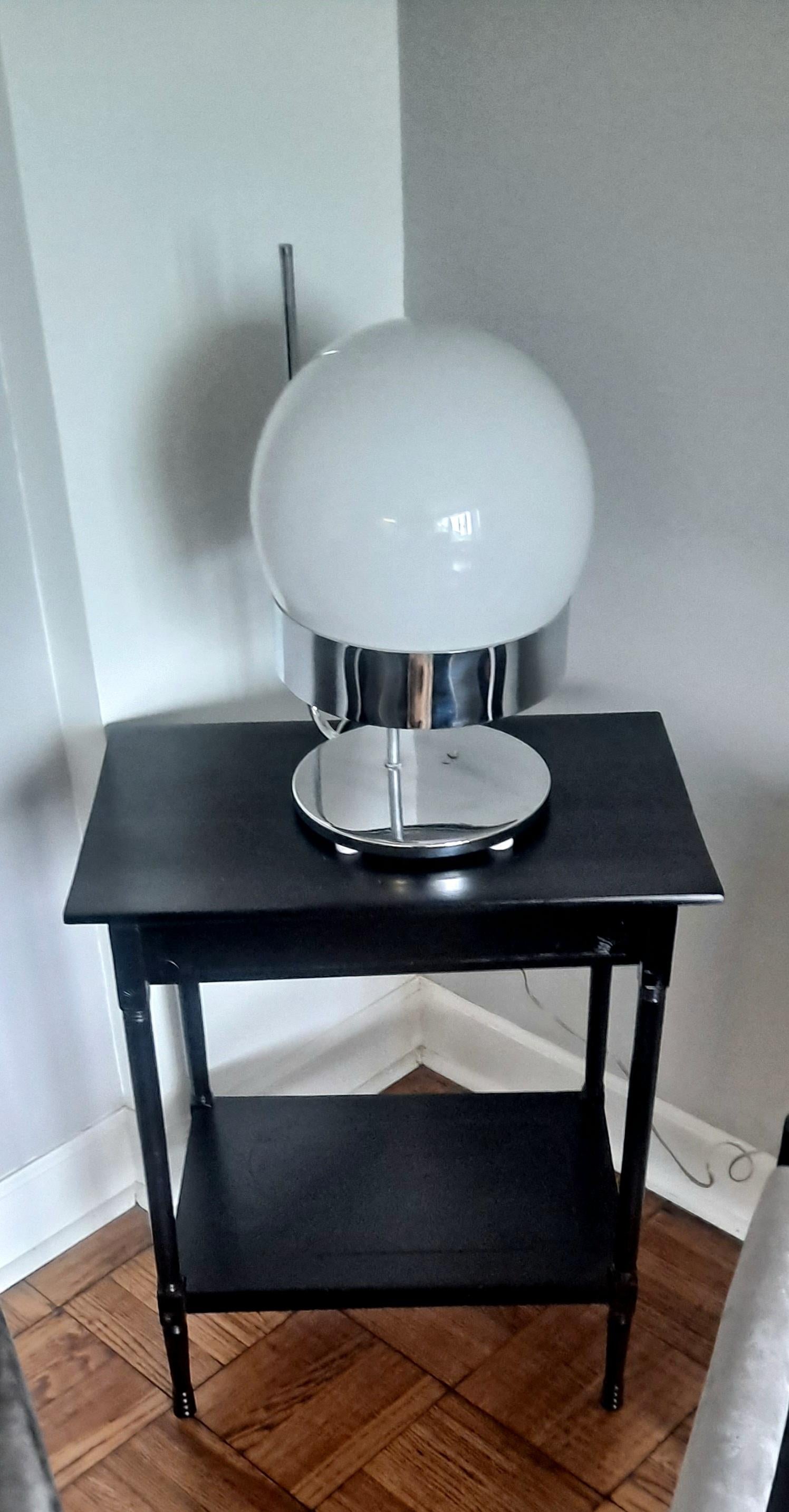 Mid-Century Modern 1960s, Italian Opaline Glass & Chrome Table Lamp For Sale