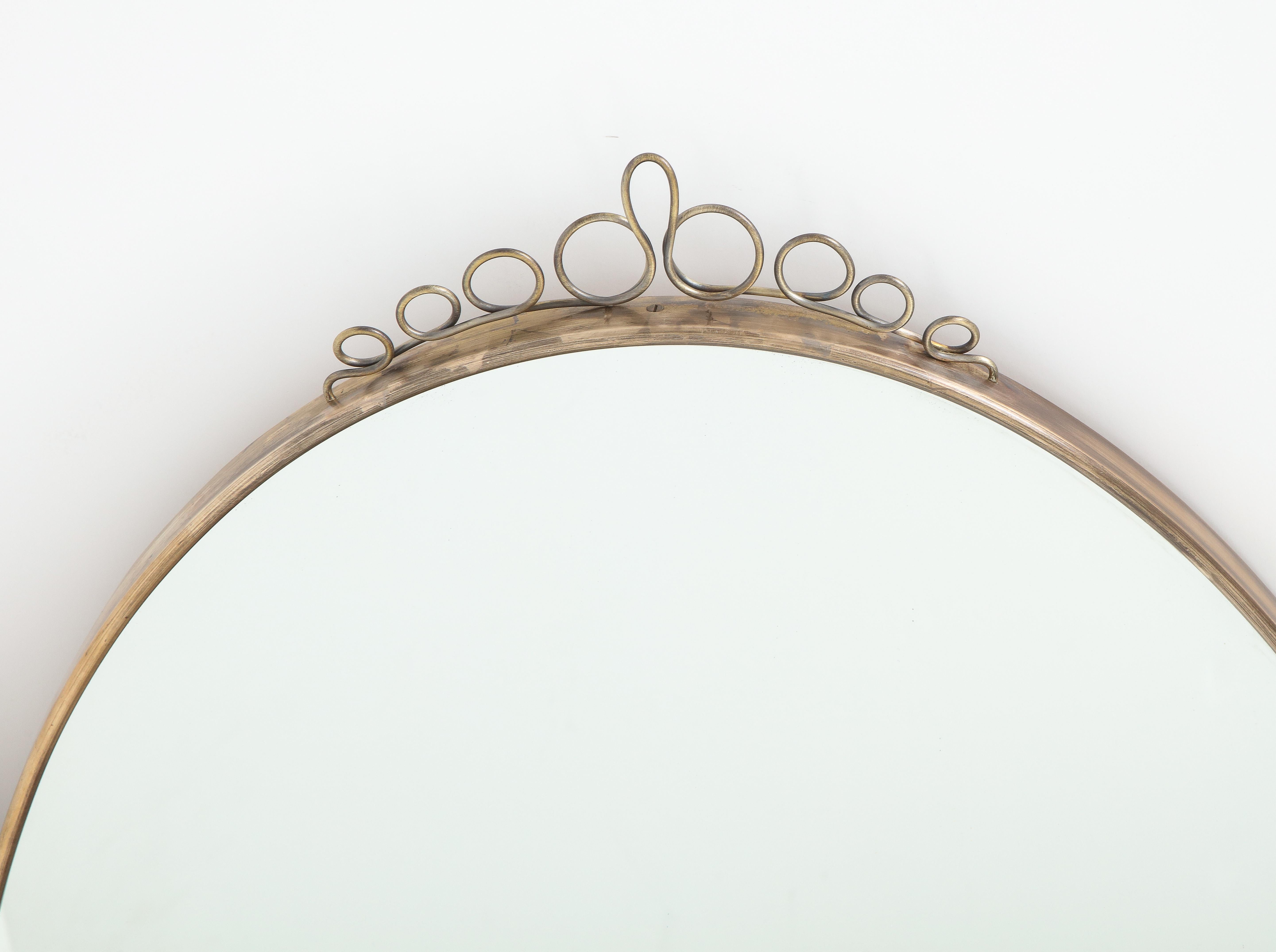 1960s Italian Oval Brass Wall Mirror In Good Condition In New York, NY