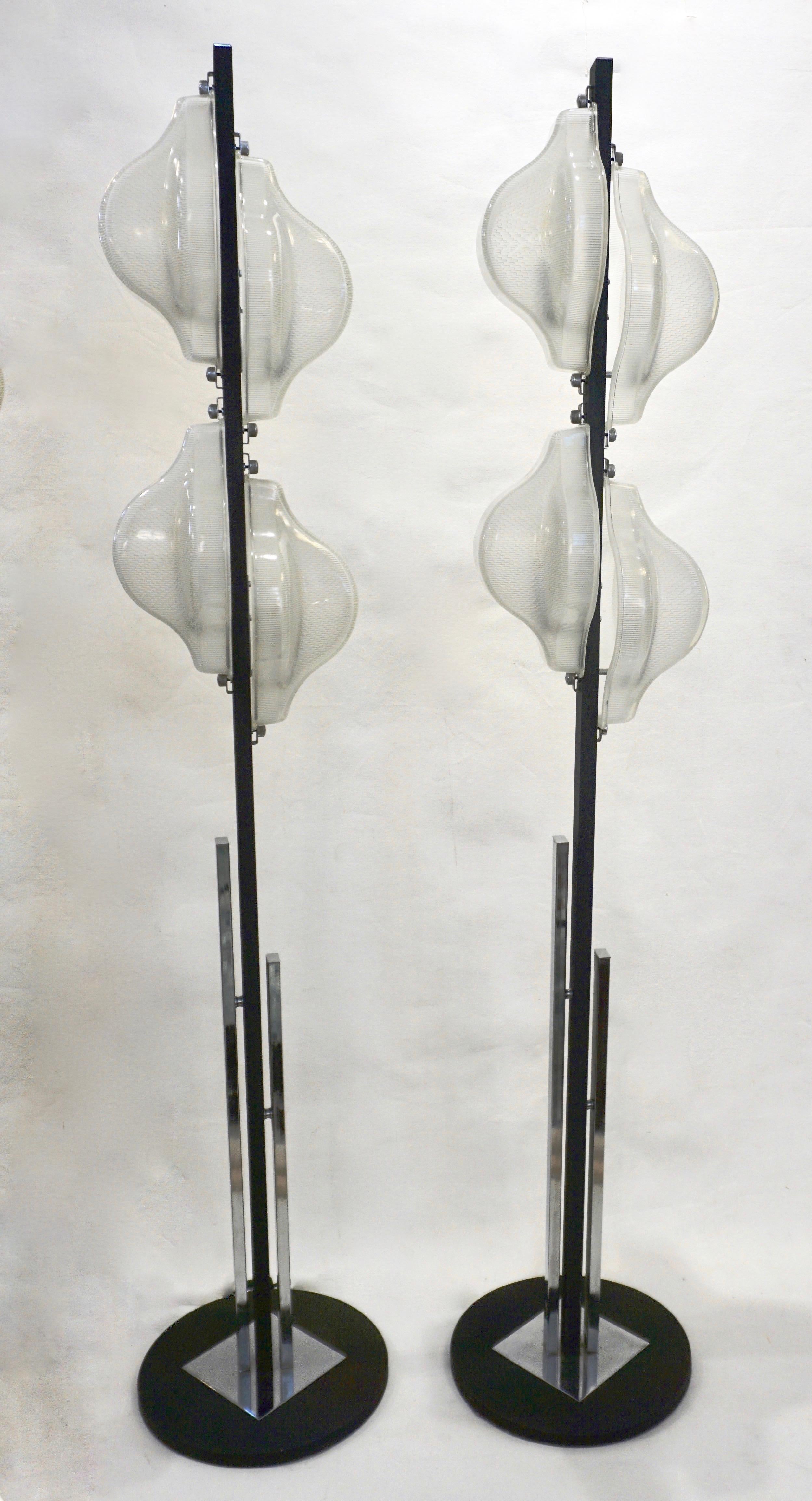 1960s Italian Pair of Minimalist White and Black Organic Chrome Floor Lamps For Sale 8