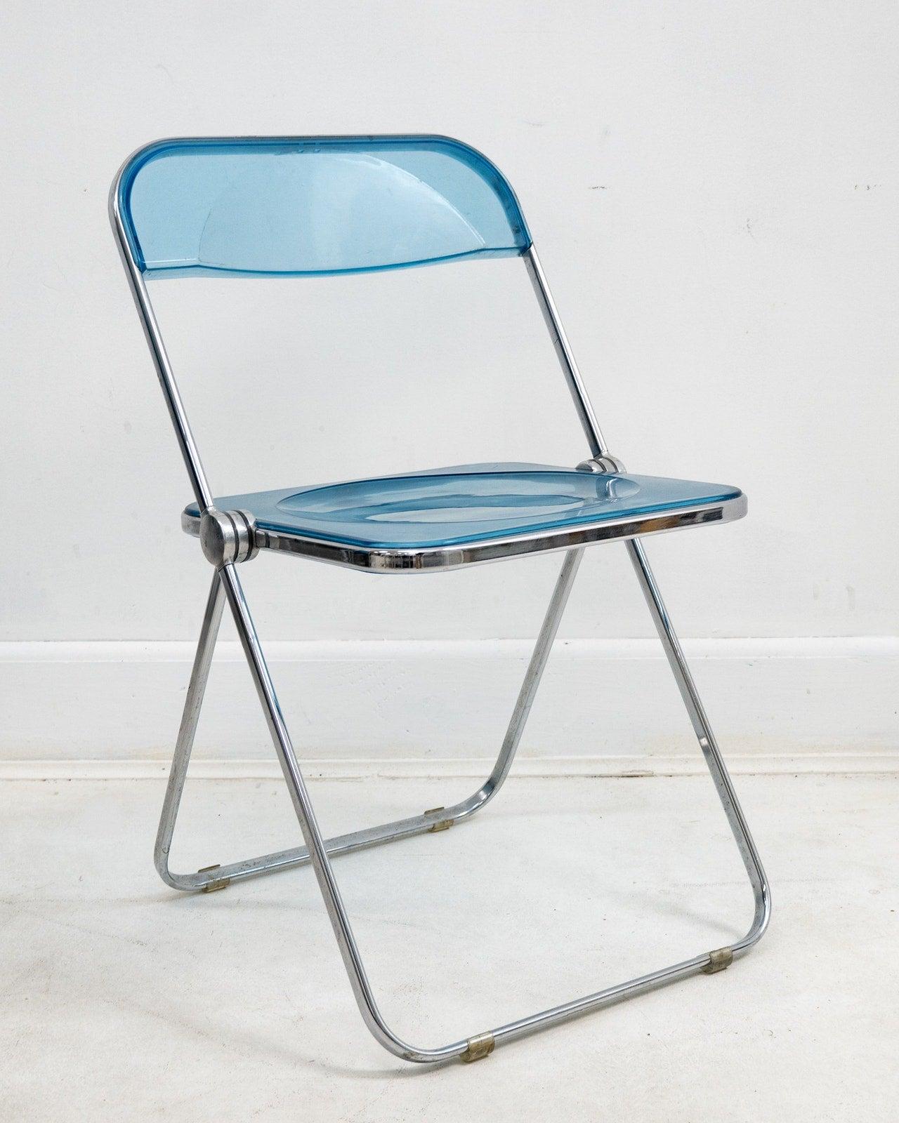 1960s Italian “Plia” Blue Lucite Folding Chair by Giancarlo Piretti for Anonima In Good Condition In San Gabriel, CA
