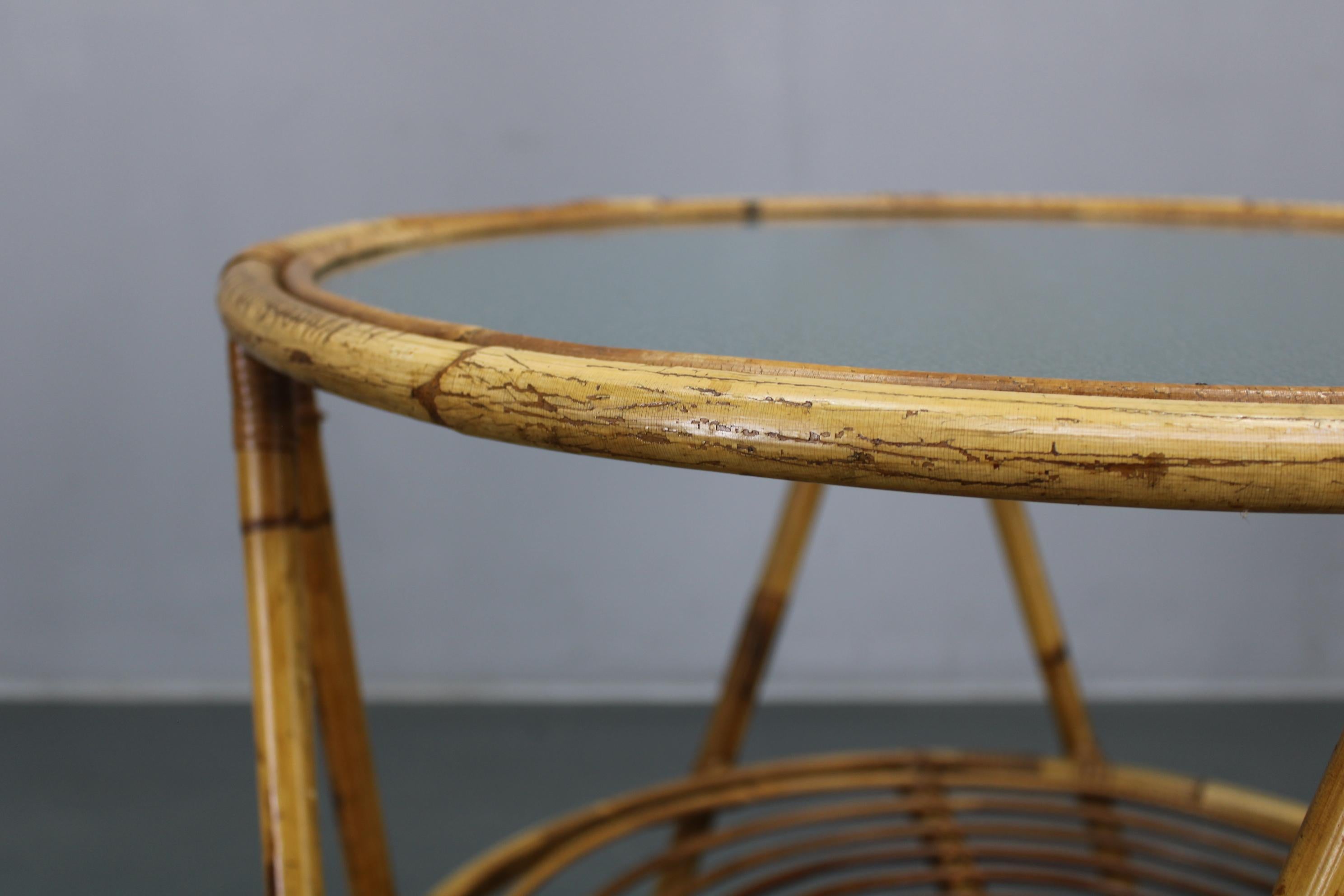 Table basse en rotin italien des années 1960 avec plateau en verre, design rond du milieu du siècle en vente 5