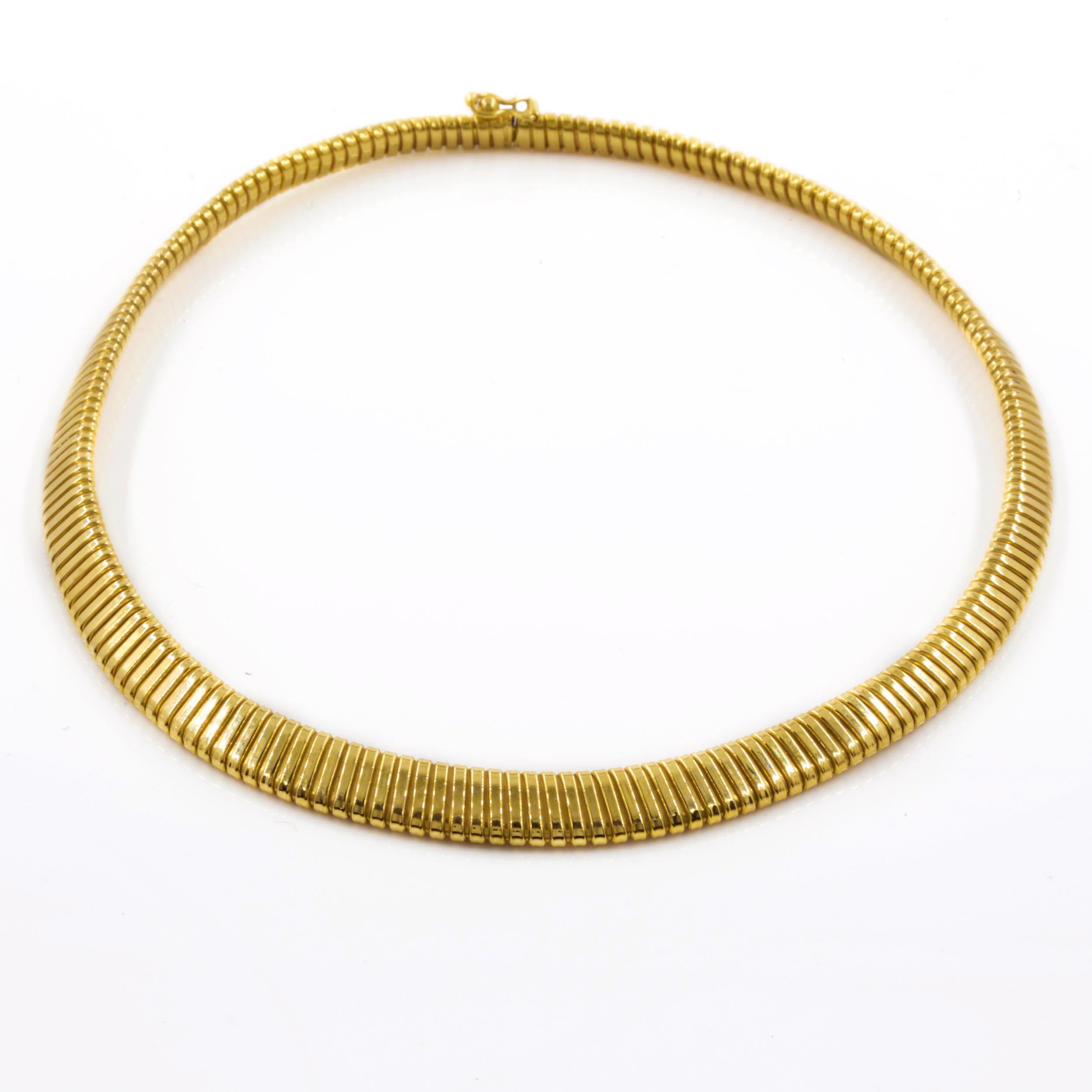 1960s Italian Retro 18-Karat Yellow Gold Omega Flex Link Necklace In Good Condition In Shippensburg, PA