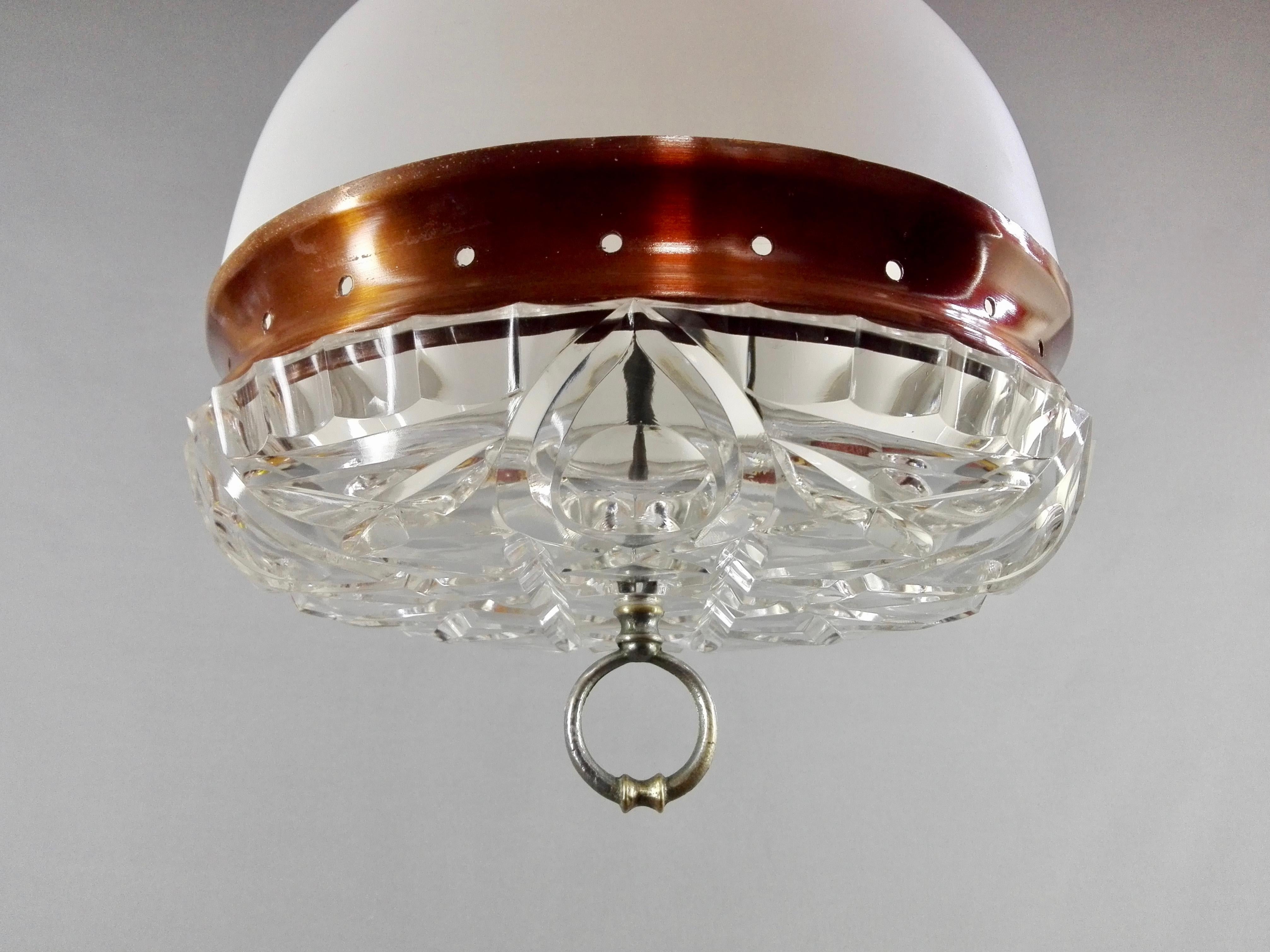 1960s Italian rise-and-fall glass and aluminum three-light pendant lamp.  For Sale 1
