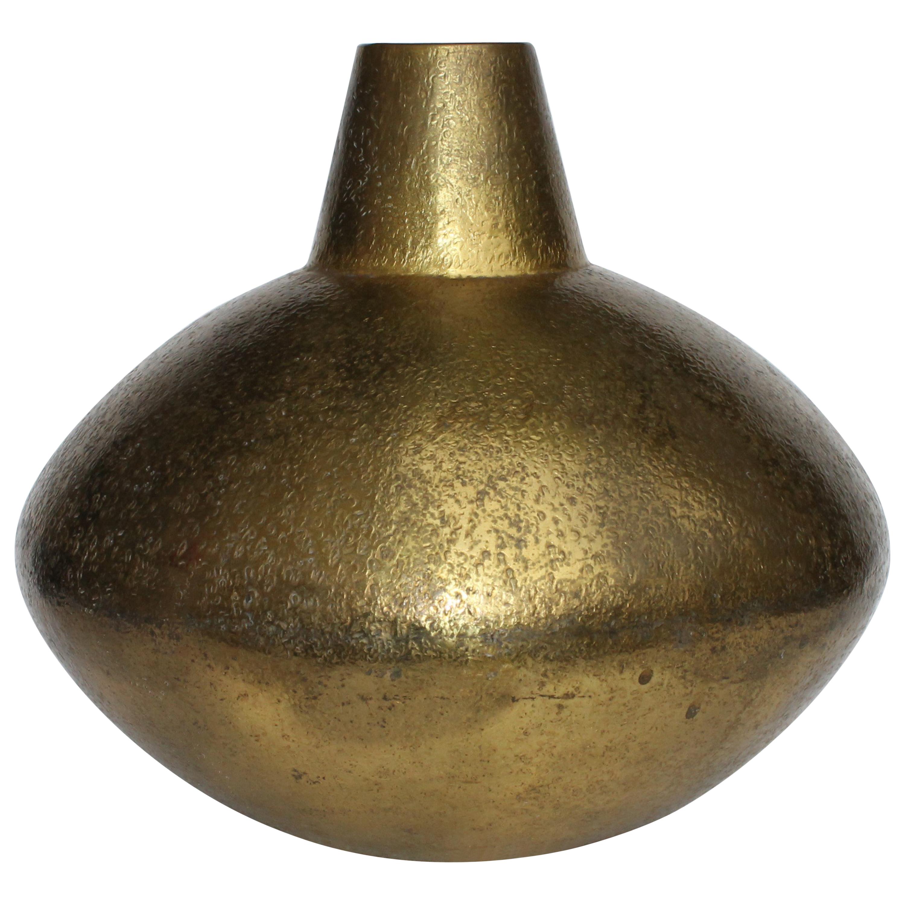 Vaso rotondo in ottone della metà del secolo scorso di Voltan, 1961